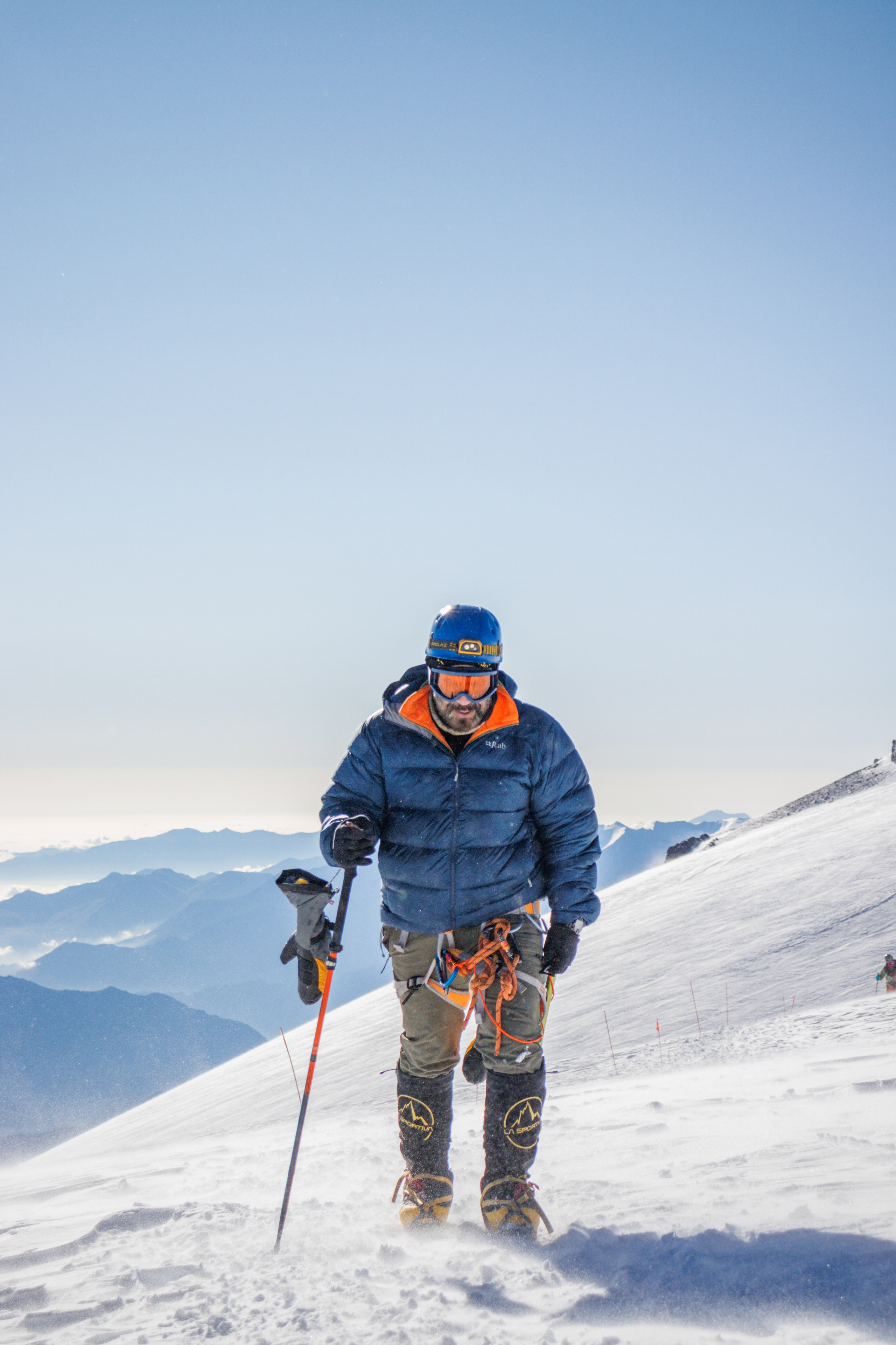 Эльбрус / восхождение. Фотограф на трекинг и восхождение Эльбрус, Приэльбрусье. Елизавета Бобок