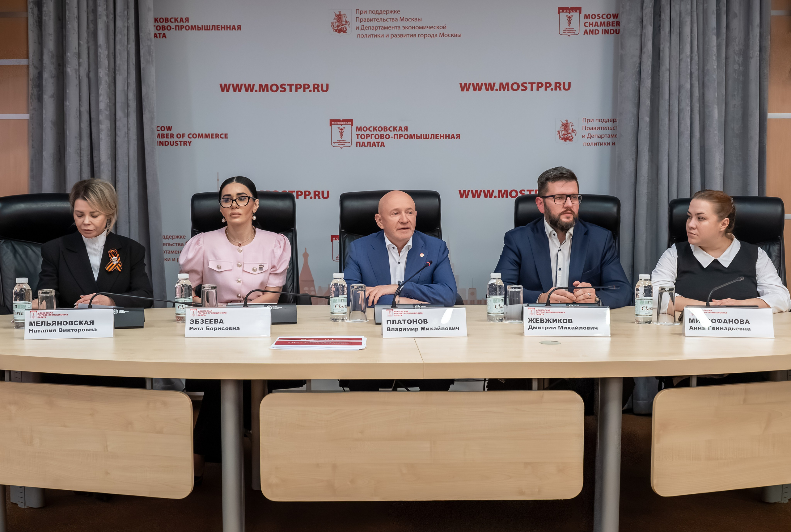 Выставка «МЫ — НАСЛЕДНИКИ ПОБЕДЫ». Фотограф в Москве