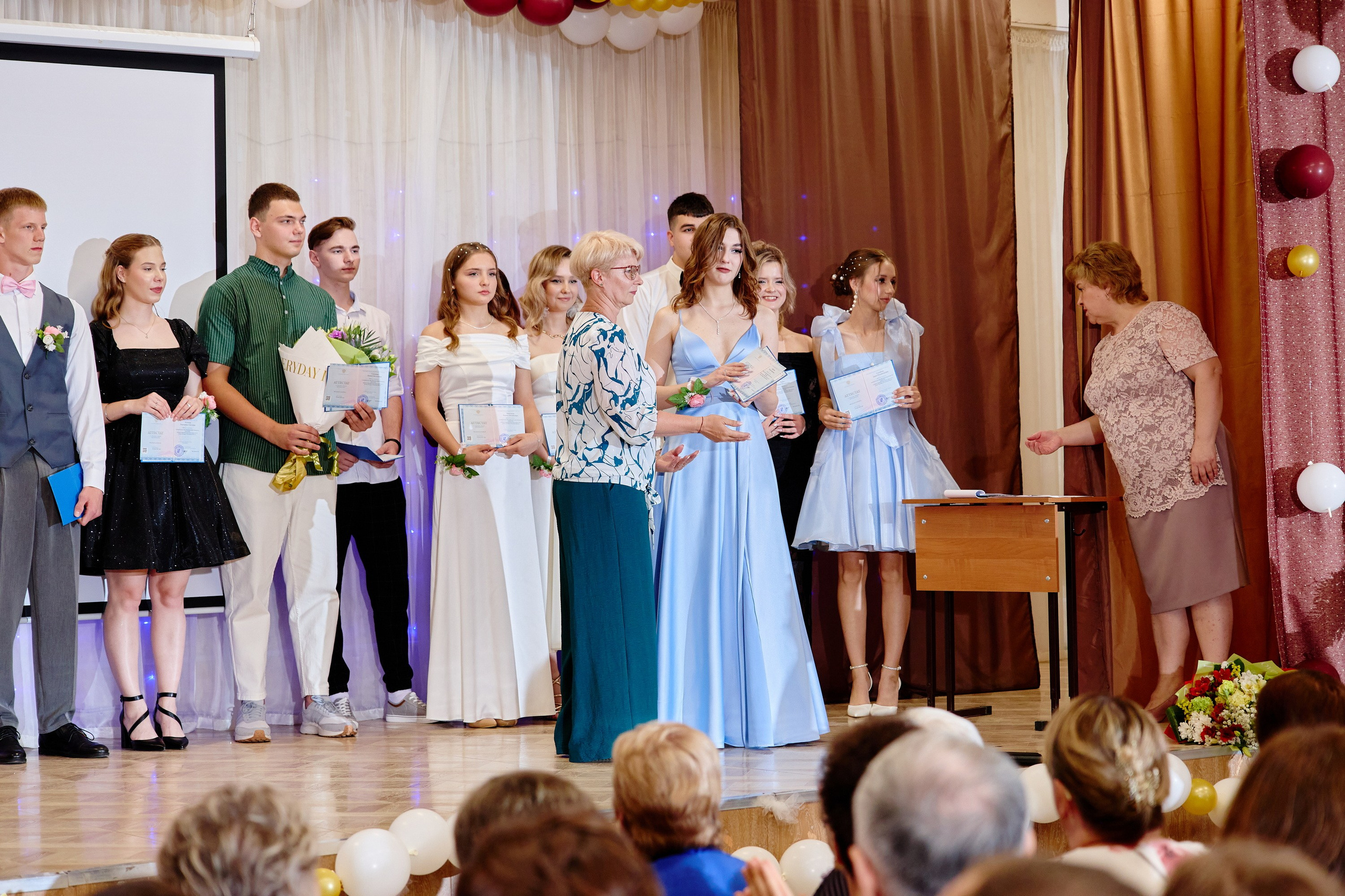 Выпускной 35 Сош. Фотограф Выпускные альбомы Таганрог Сергей Коробченко