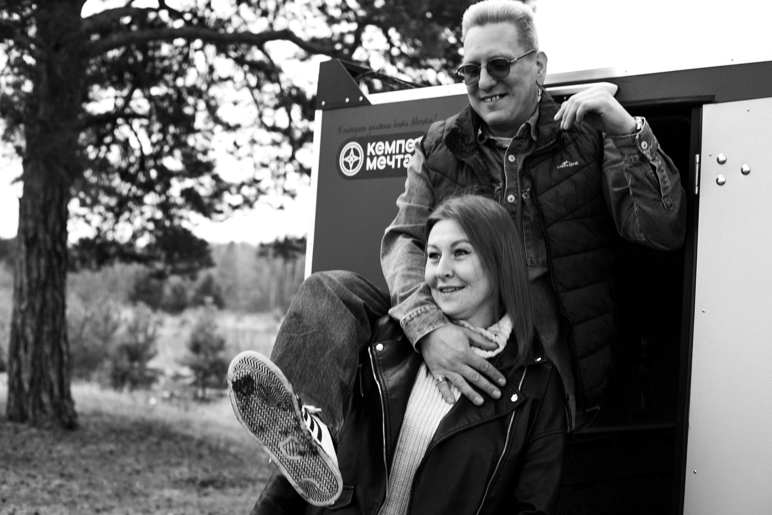Love story camper. Фотограф в Тюмени Даша Михнова. Портреты, фотопроекты, фотодни