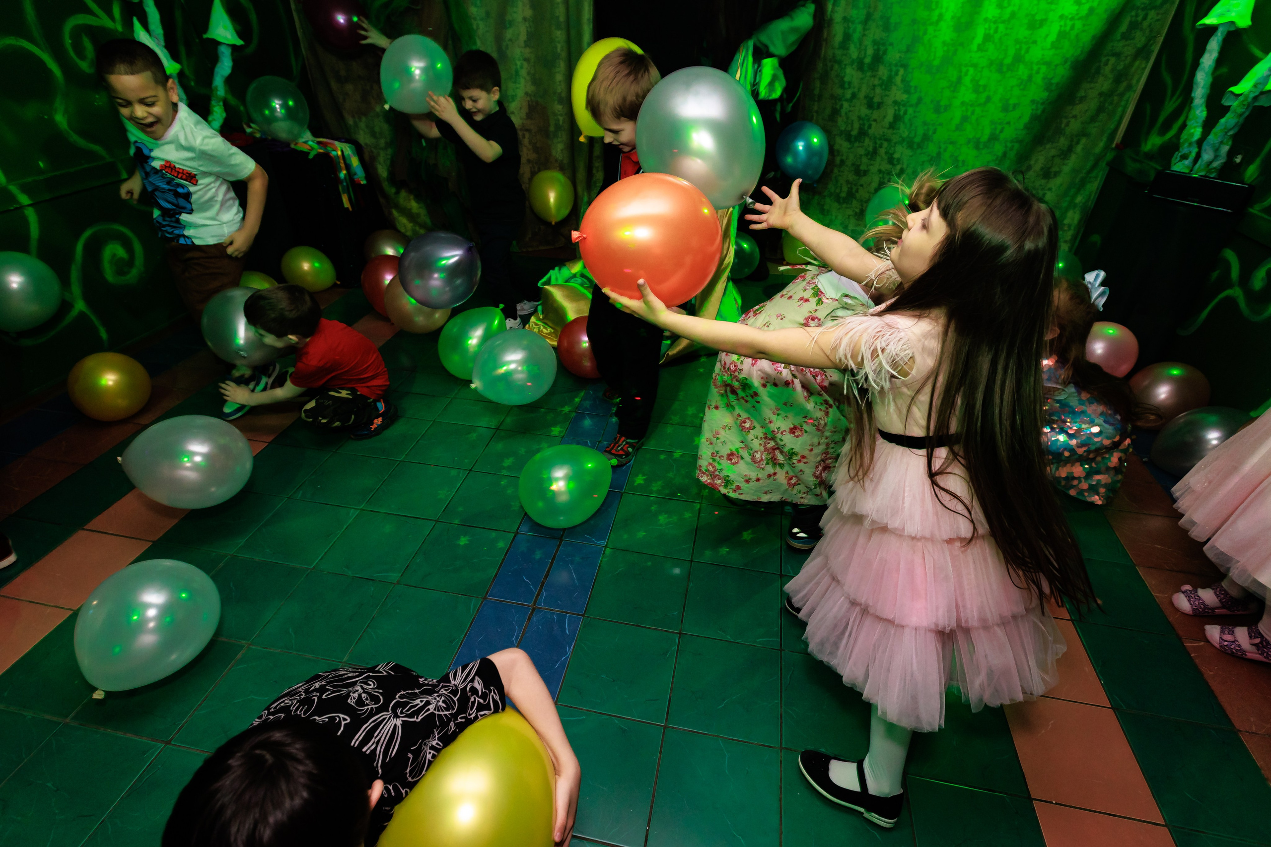 Театрализованный день рождения. Выпускные альбомы в Москве и Московской области