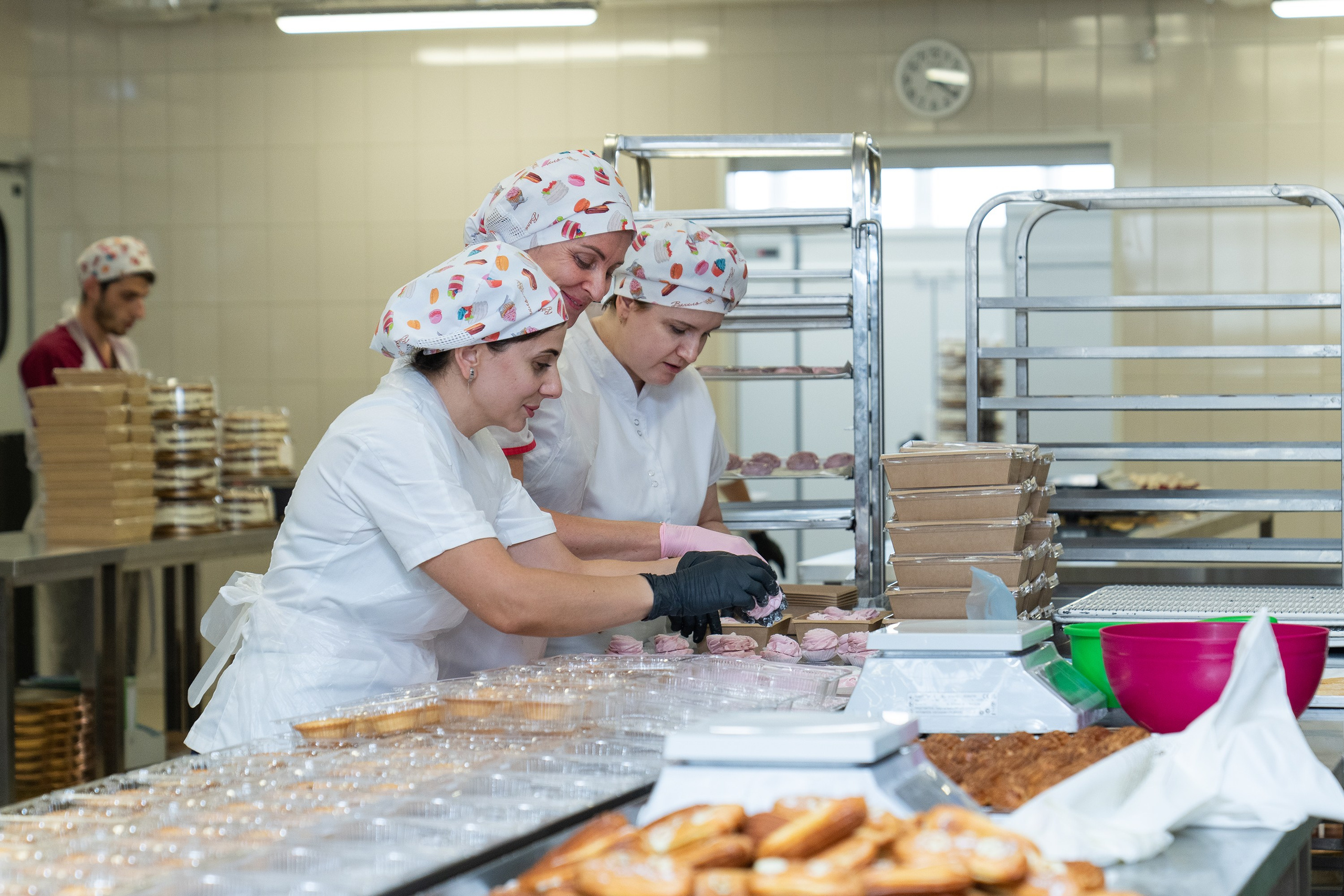 Репортажный фотограф в Сочи — профессиональная съёмка событий и мероприятий. Профессиональная фотосъемка в Сочи: репортаж, предметная, ювелирная фотосъемка, недвижимость, фуд-фотография. Фотограф Александр Афанасьев