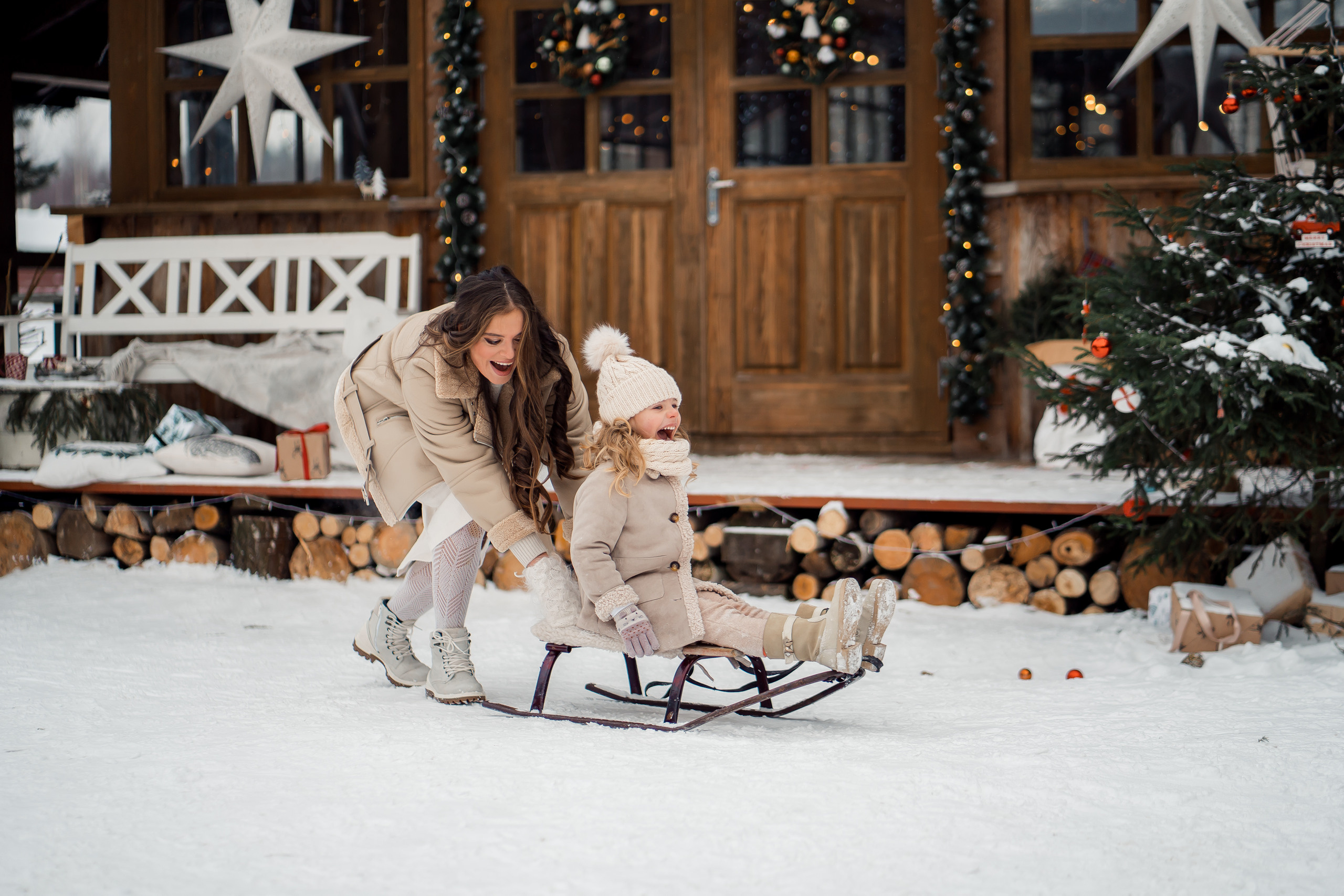 Семейная фотосессия в локации Шале (Домик в лесу, Ногинск)