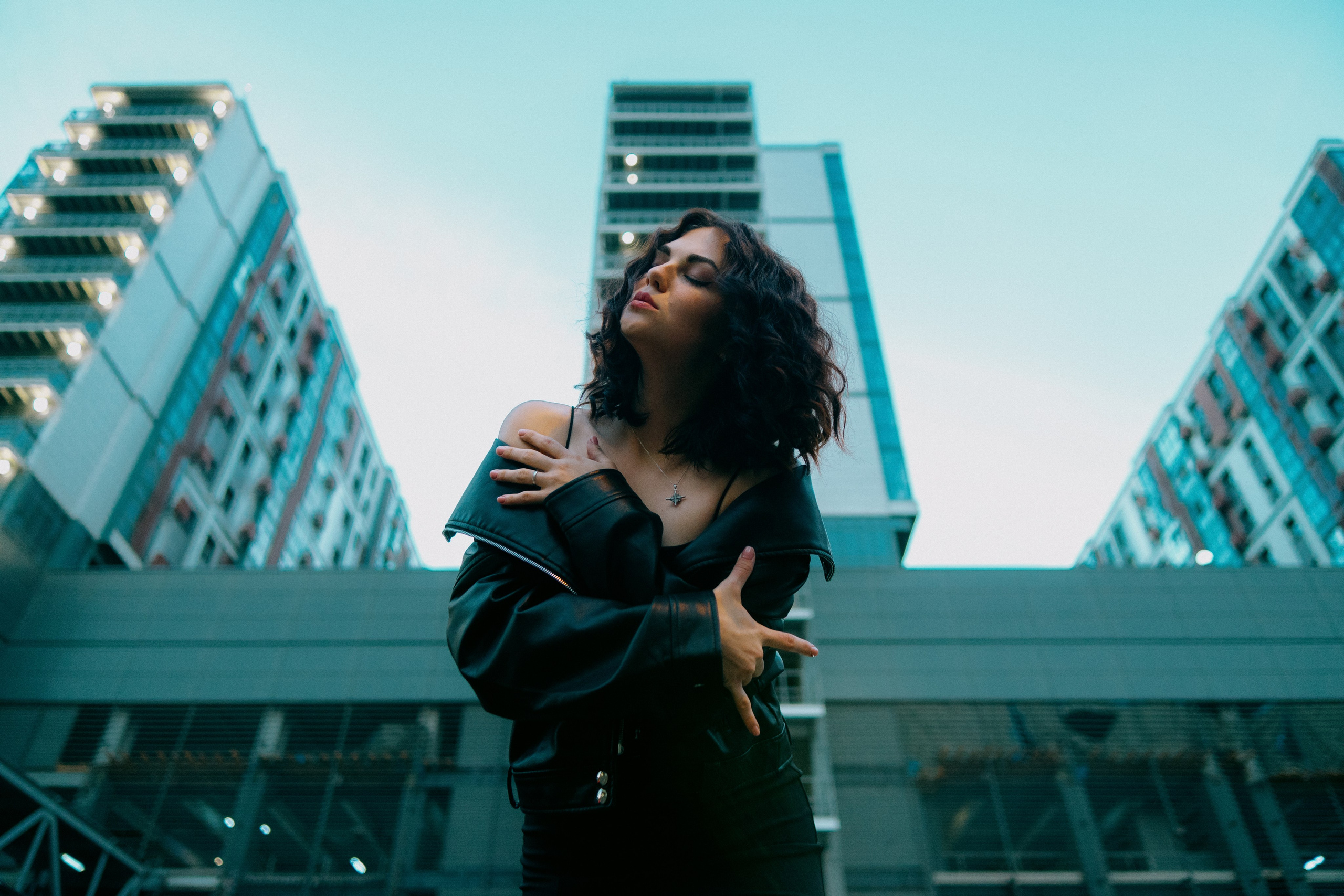 Влада стрит