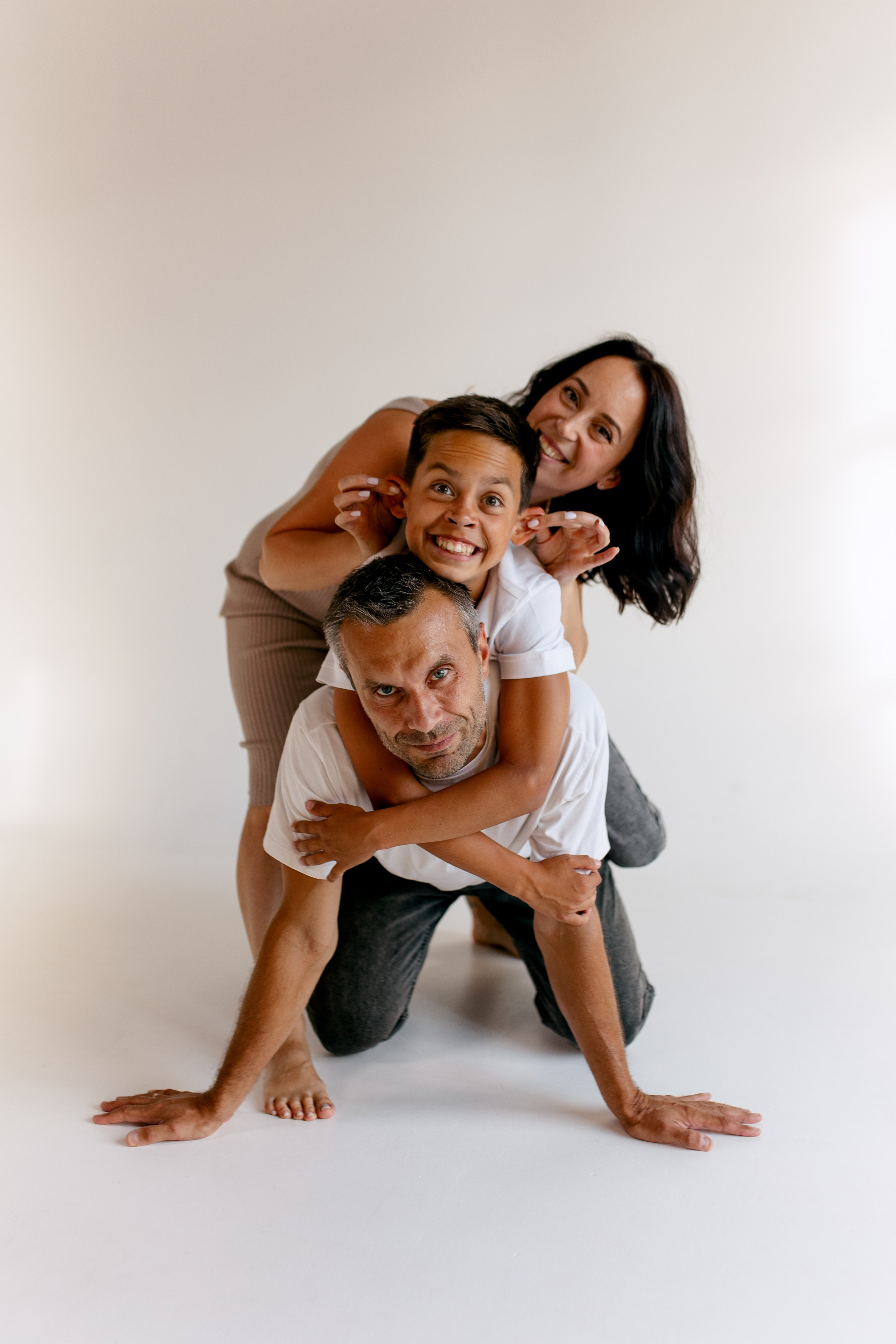 На белом фоне. Свадебный и семейный фотограф в Туле и области Маша Костина