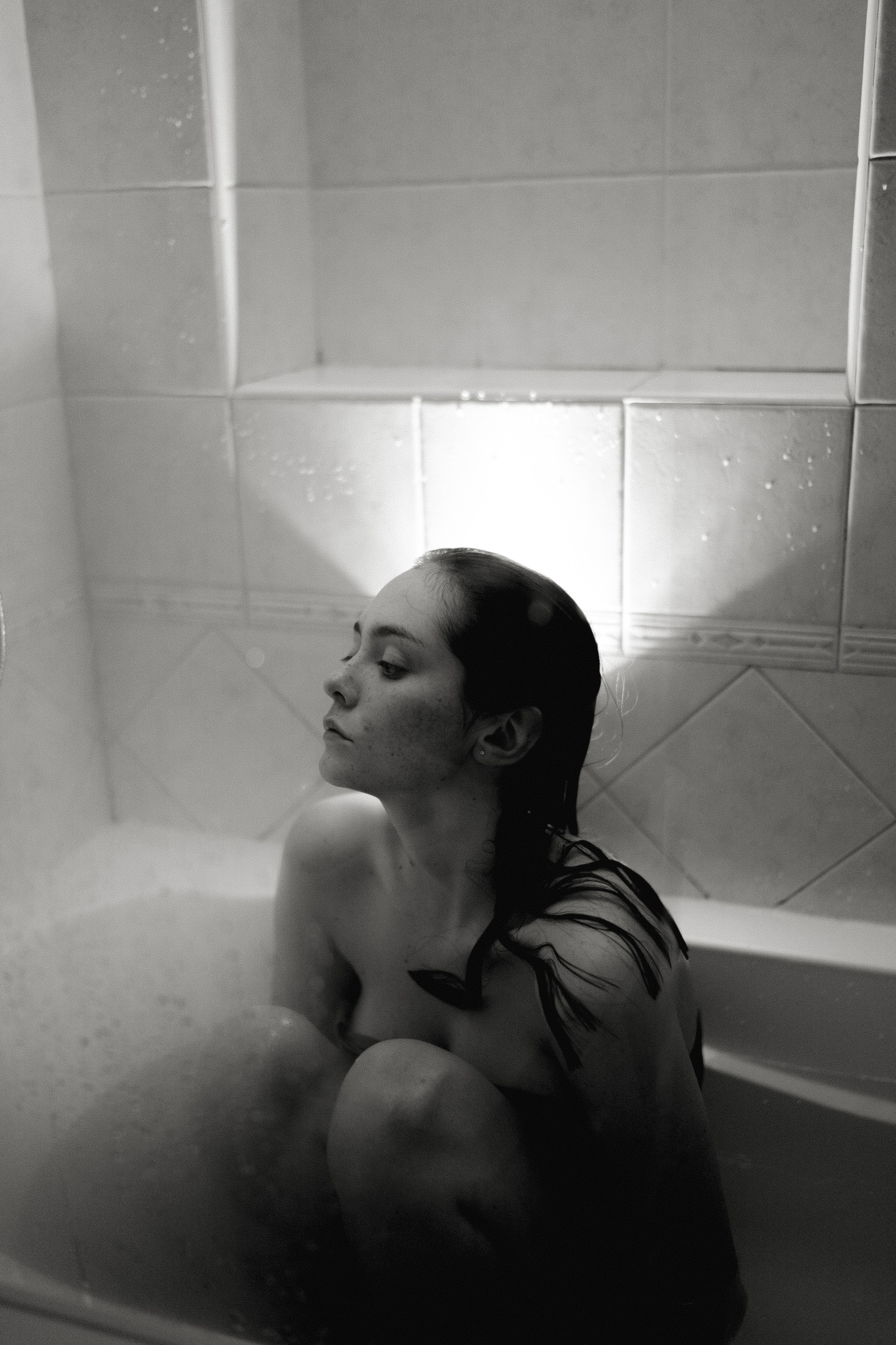 Софья в ванной. Чувственный фотограф в Санкт-Петербурге Пятнова Ксения