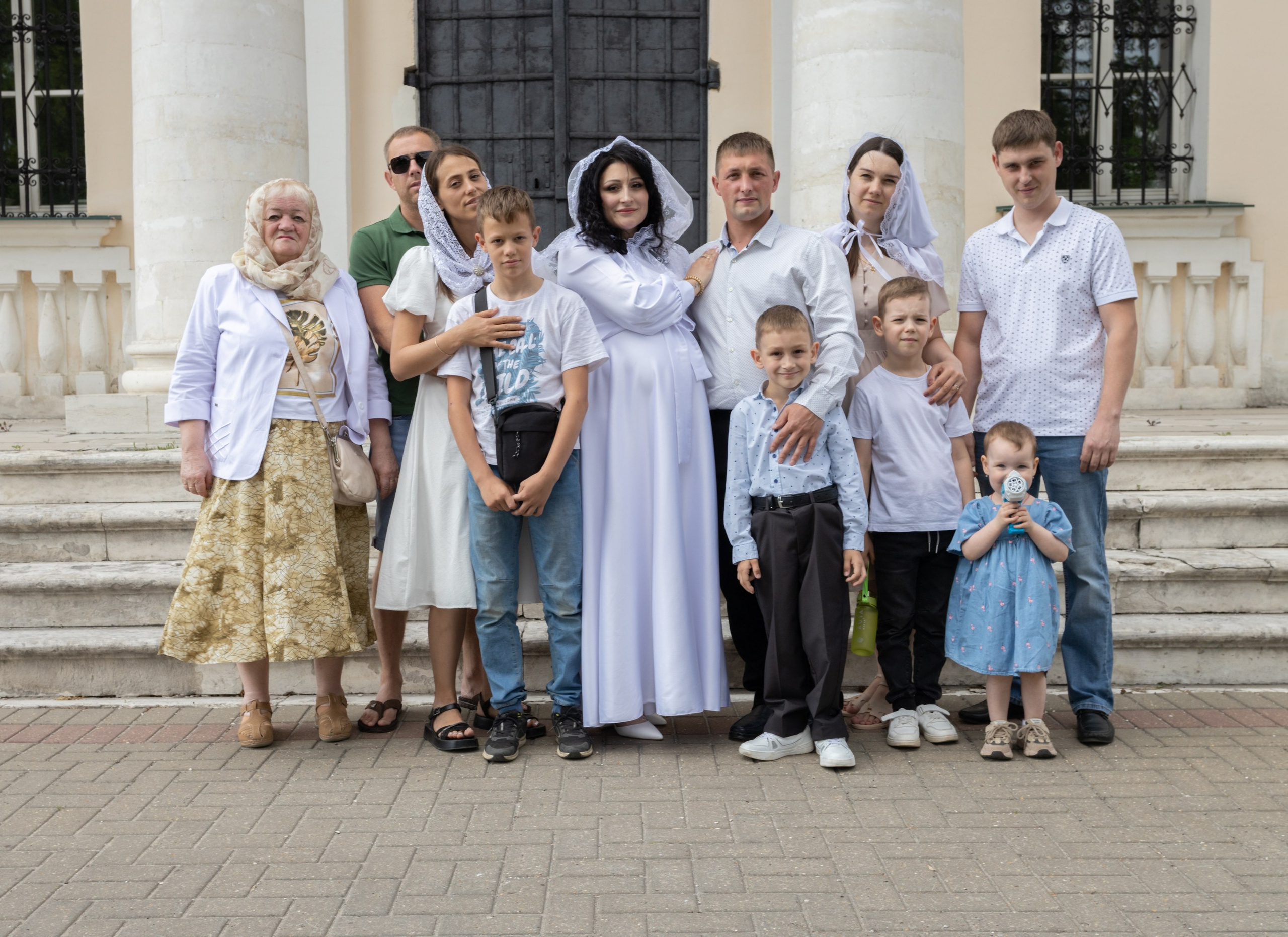 Свадьба, роспись в ЗАГСе, венчание, крещение, выписка из роддома — фотосъёмка. Визуальная упаковка брендов и проектов через фото и видеопроизводство