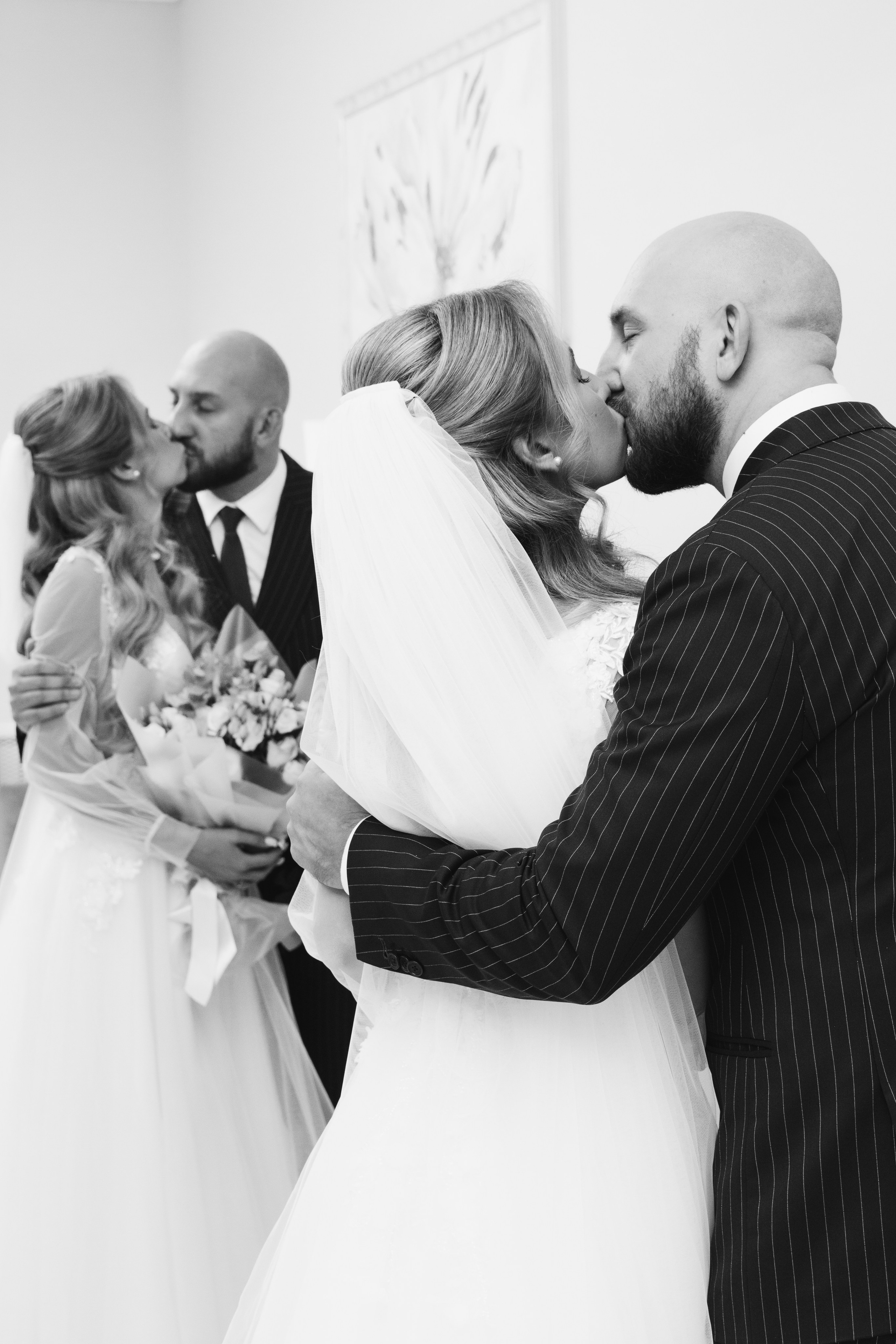 Утро и роспись Виктора и Марии. Ваш фотограф в Одинцовском районе и Москве