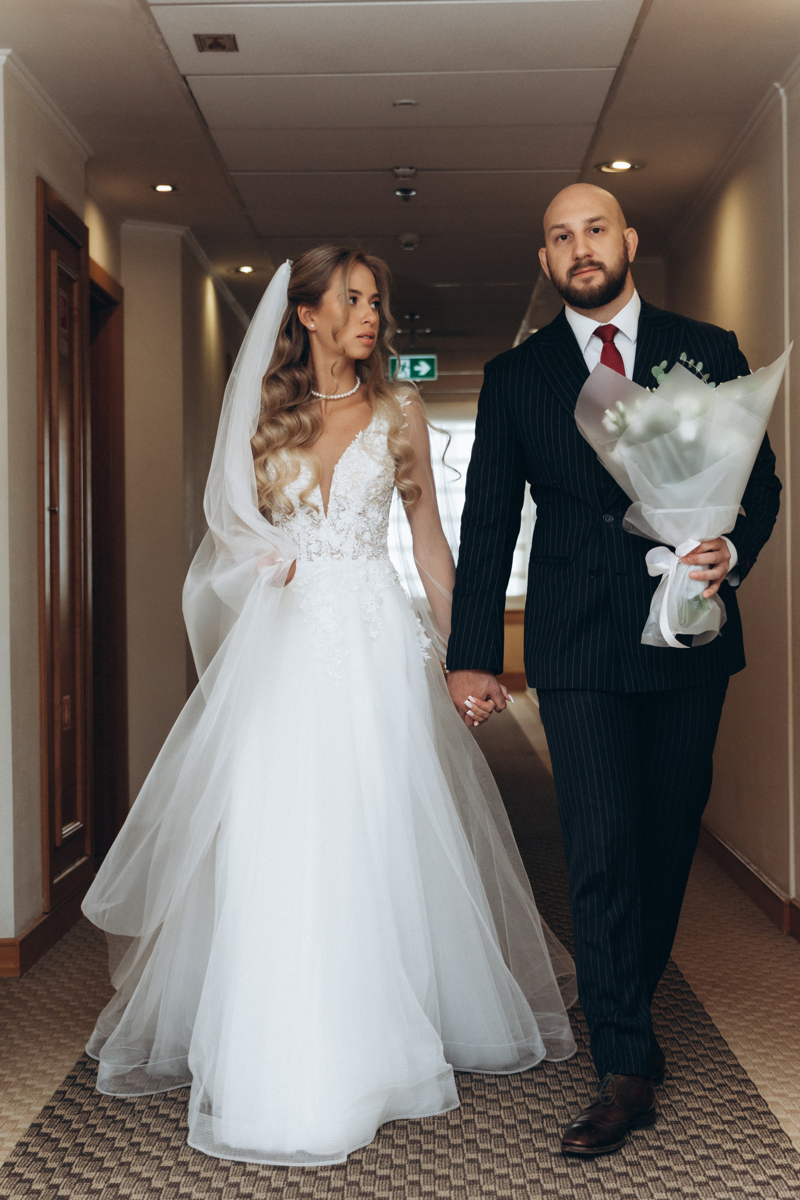 Утро и роспись Виктора и Марии. Ваш фотограф в Одинцовском районе и Москве