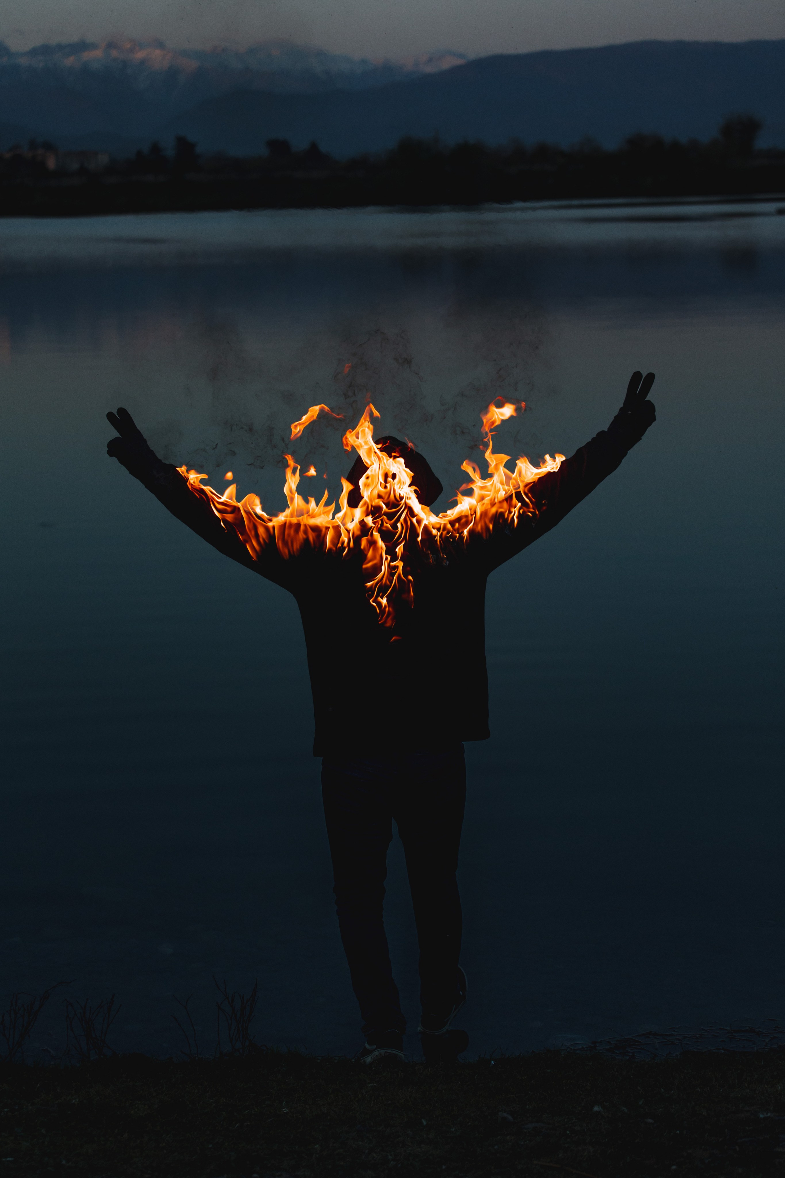 With fire. Photographer in Saint-Petersburg and Moscow Max Spector