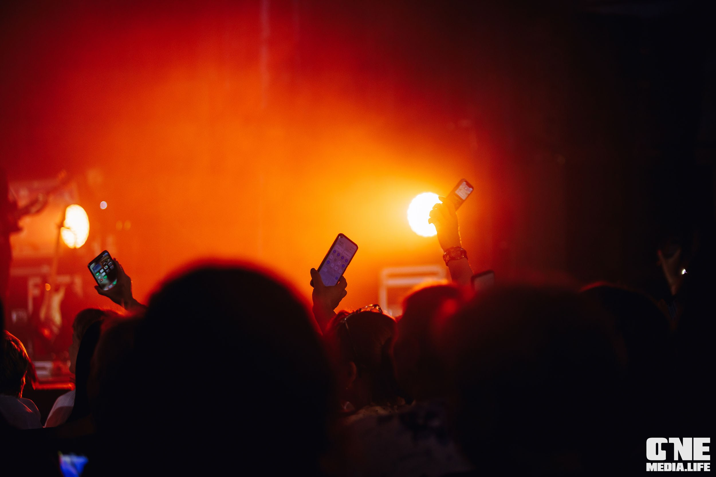 Фоторепортаж с концерта Эмина в Янтарь Холле. One Media Life: фоторепортажи, фотоотчеты с мероприятий и заведений