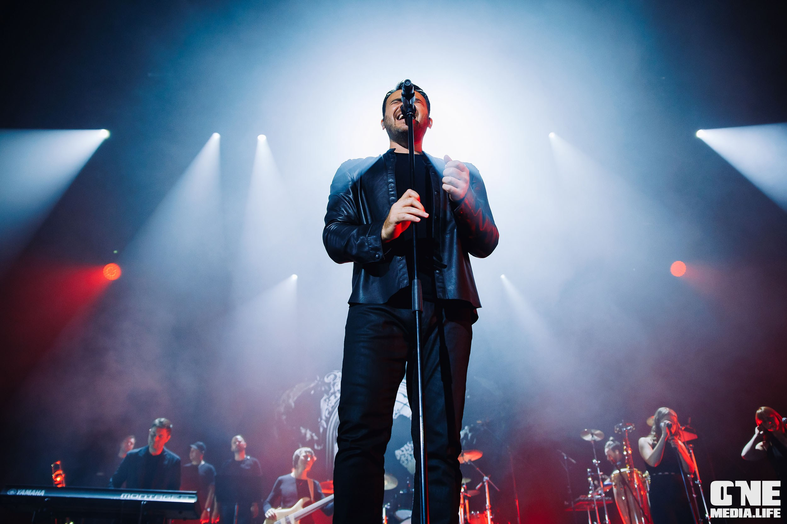 Фоторепортаж с концерта Эмина в Янтарь Холле. One Media Life: фоторепортажи, фотоотчеты с мероприятий и заведений