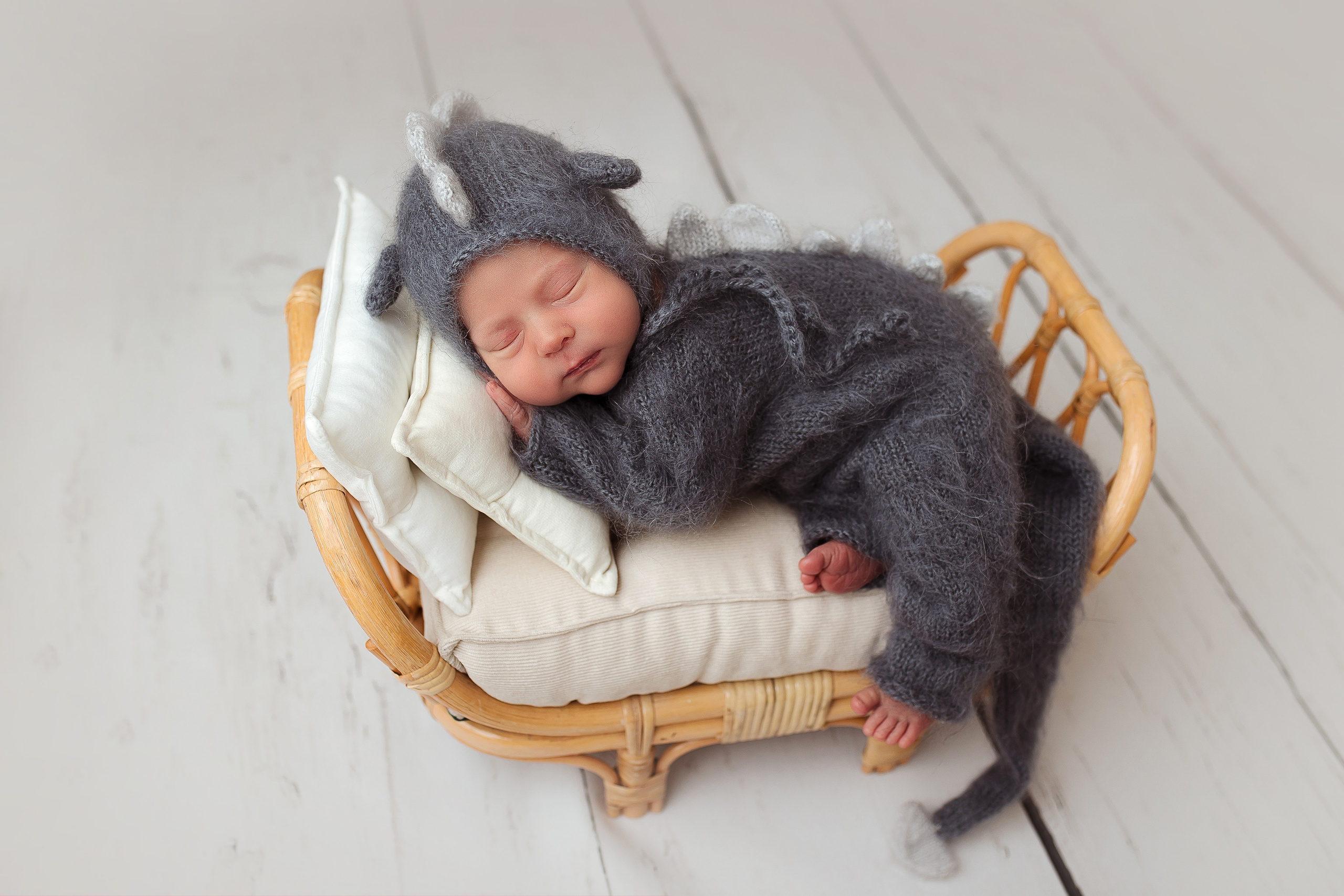 Новорожденные. Детский фотограф новорожденных Москва. годики под ключ. своя студия