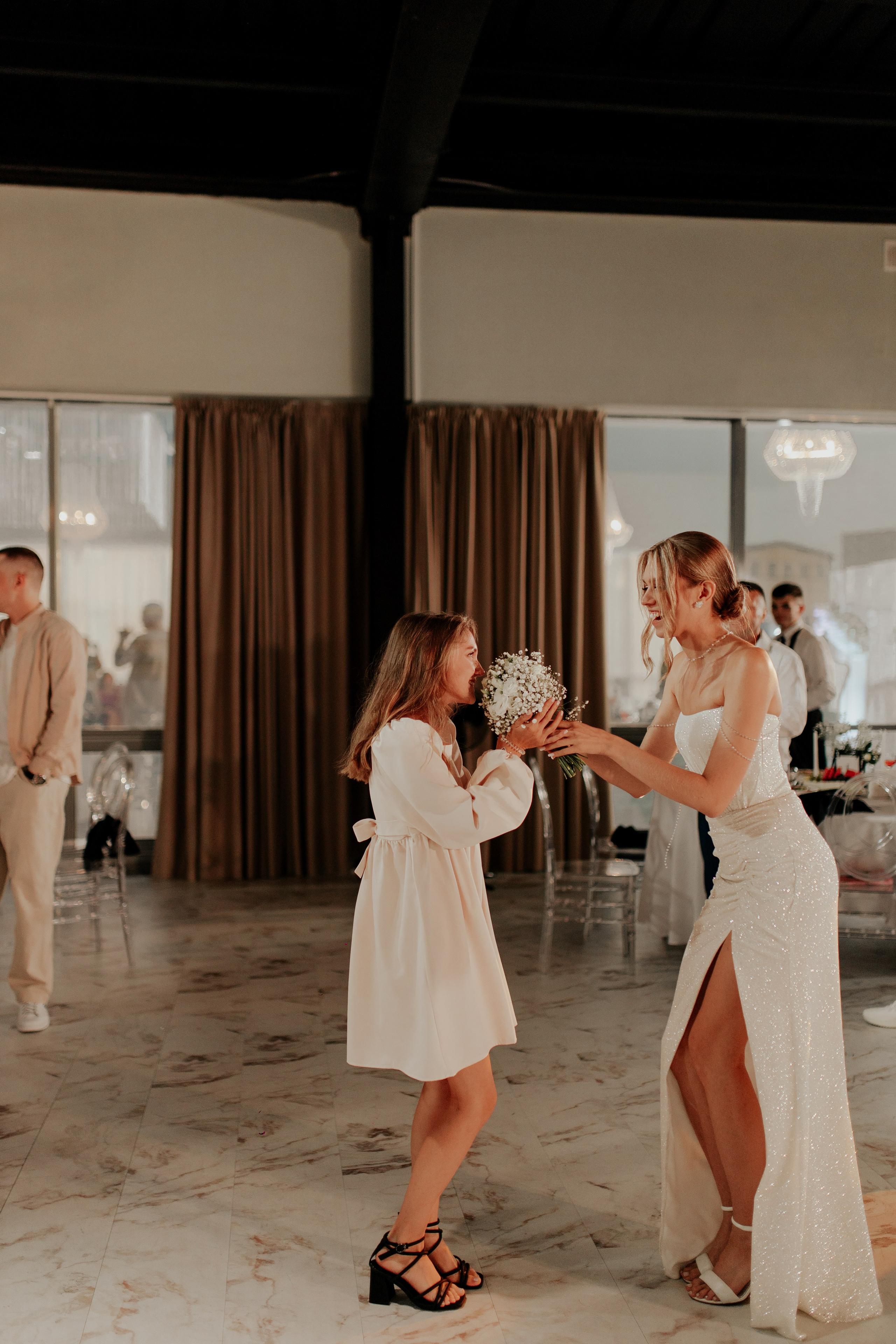 Свадебный банкет в Санкт-Петербурге — Трогательная фотосессия с родными и лавстори. Фотограф в Санкт-Петербурге Лиза Семченкова