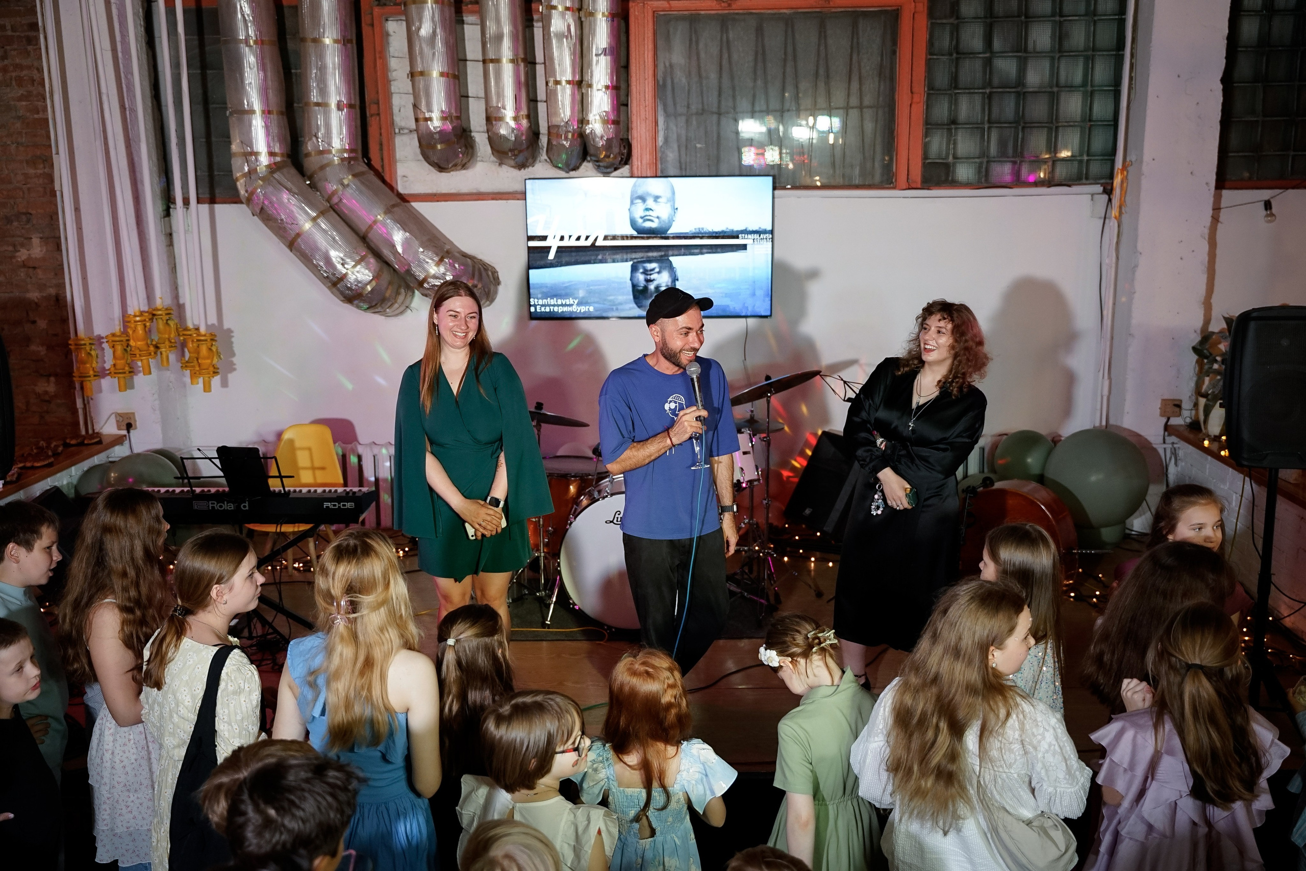 Репортажная съемка частной вечеринки в лофте