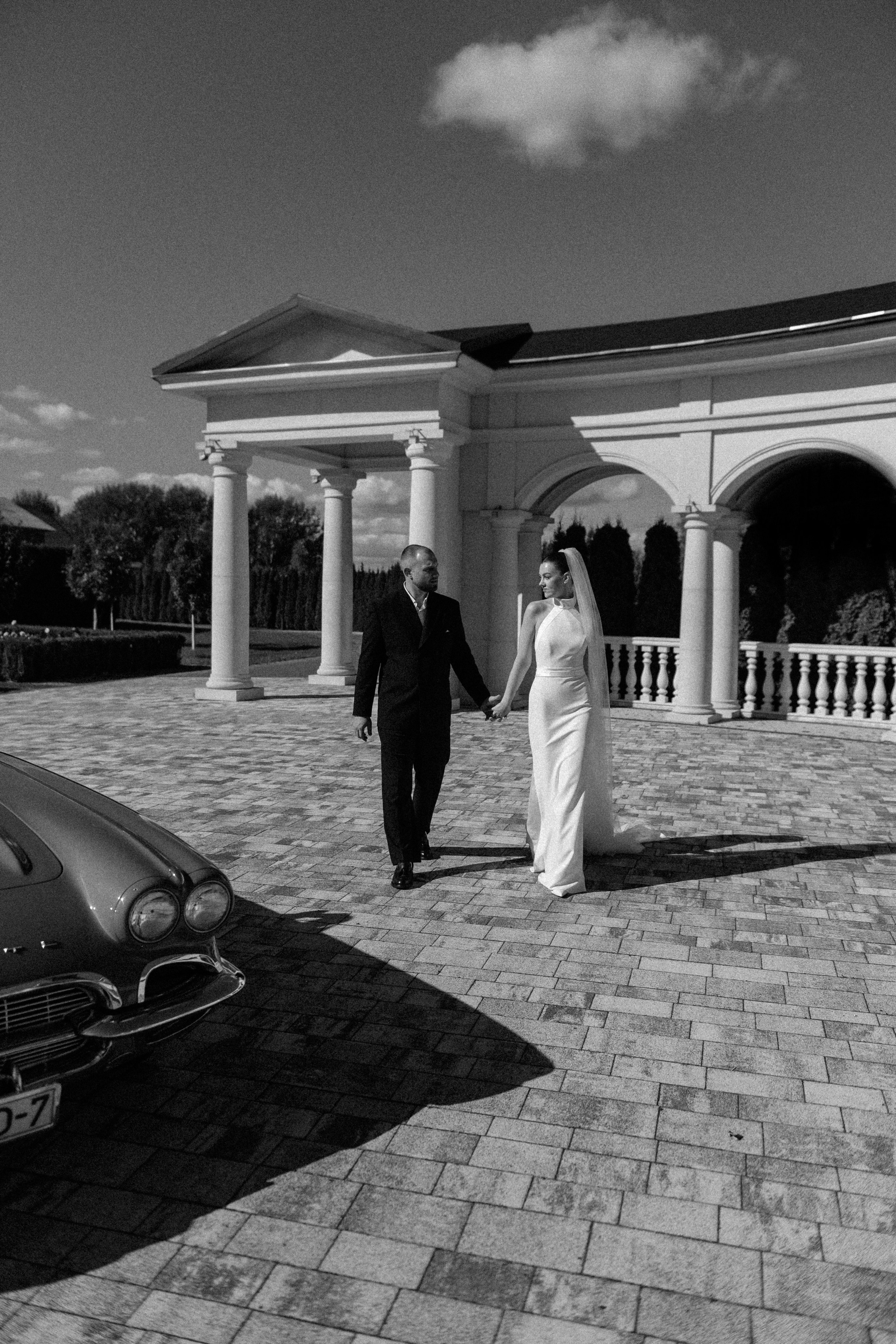 Wedding day in VERSAL PARK. Wedding PHOTOGRAPHER Andrew Vnukov