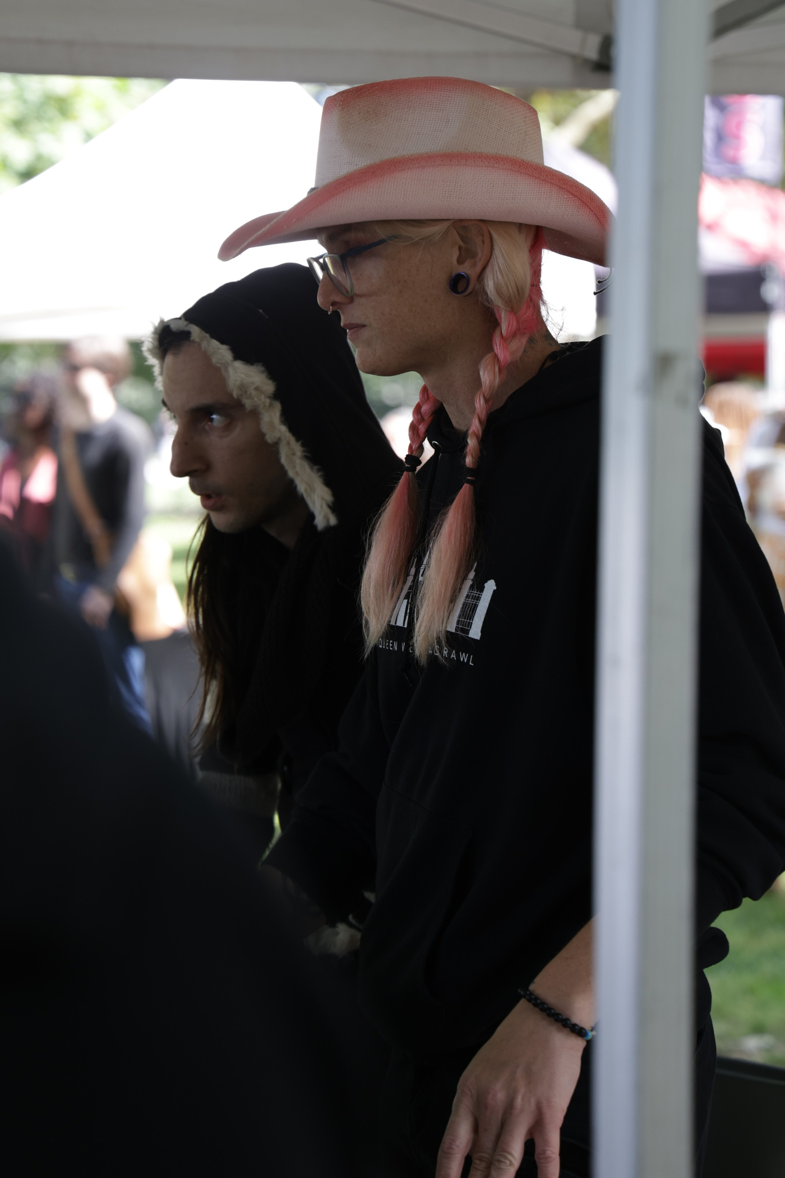 Queen St West Art Crawl. Portrait photographer based in Toronto — Blinova Mariia