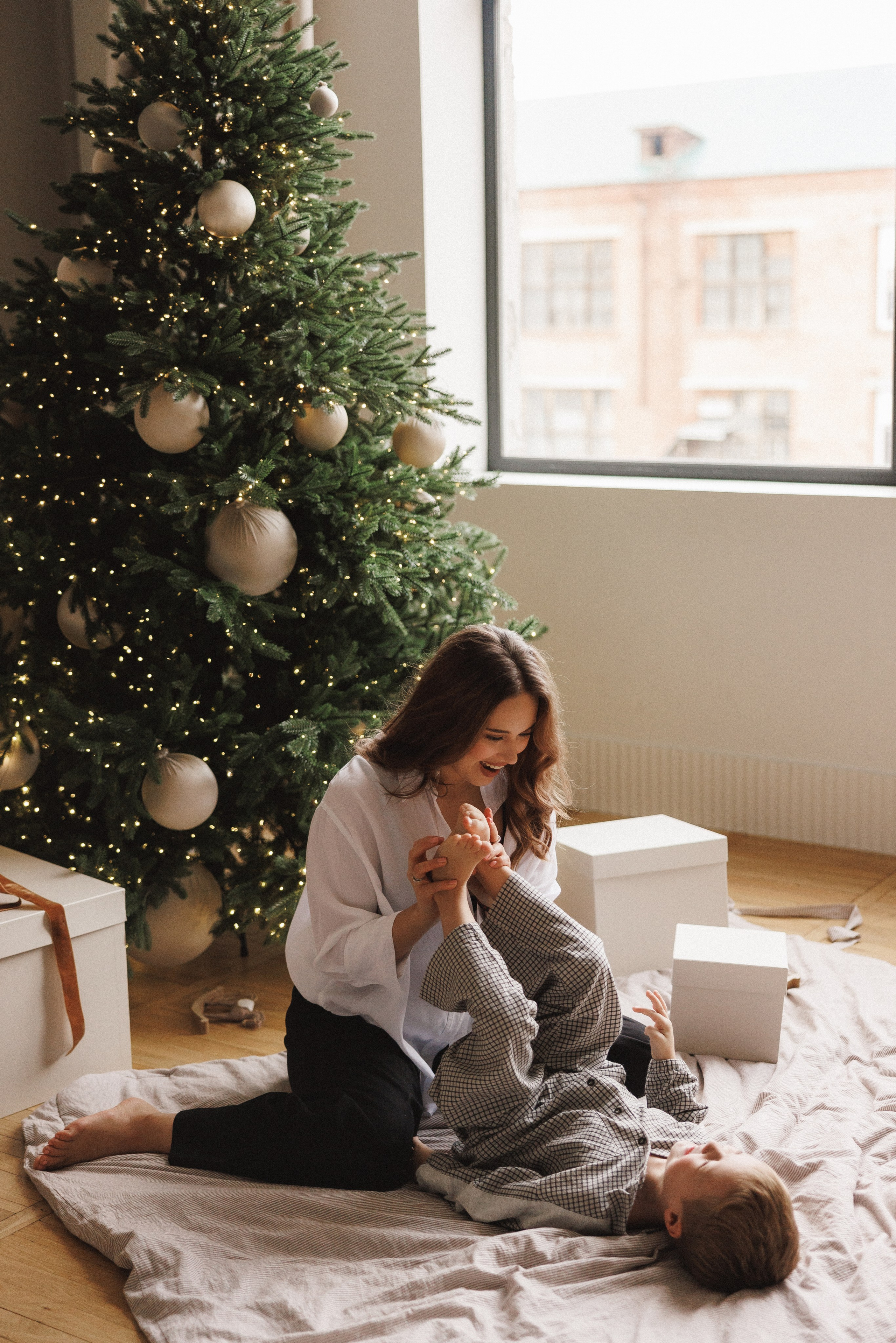 Семейная новогодняя фотосессия в фотостудии «Паркет», город Краснодар. Семейный и детский фотограф в Краснодаре Анна Трашкова
