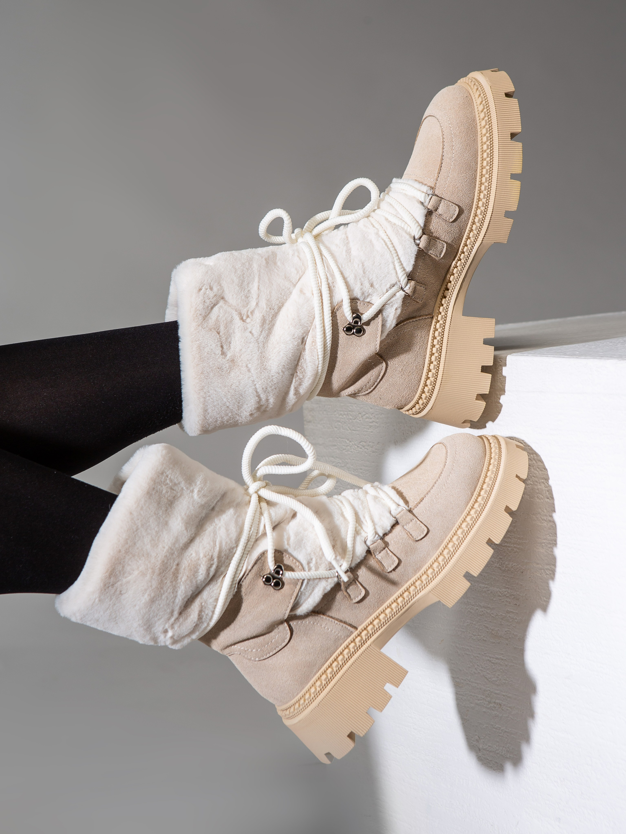 Обувь. Фотограф Мария Кольцова