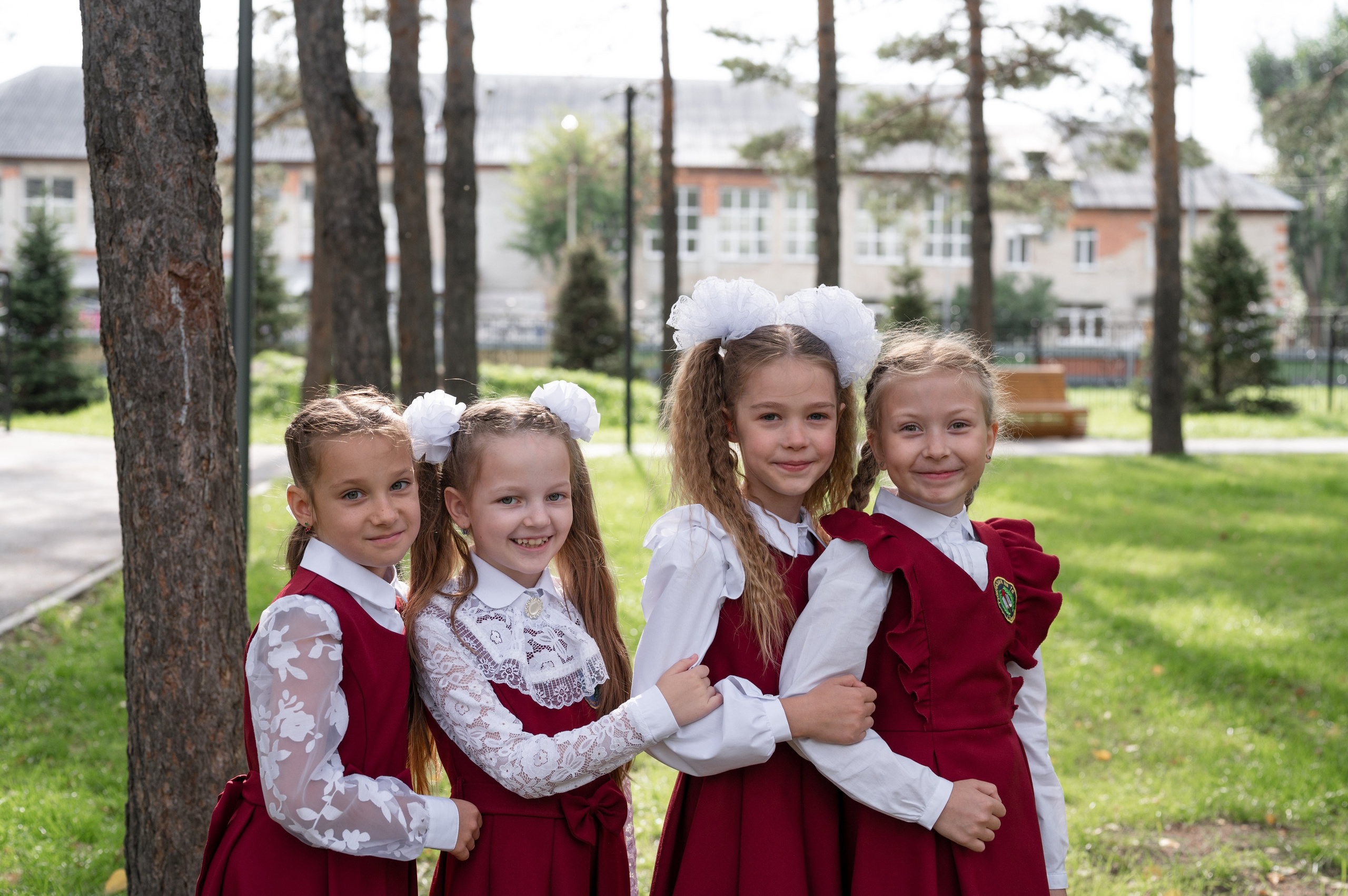 1 сентября 16 гимназия 2 класс (линейка + в классе+ на улице). Фотограф новорожденных, семейный детский в Тюмени Татьяна Морозова