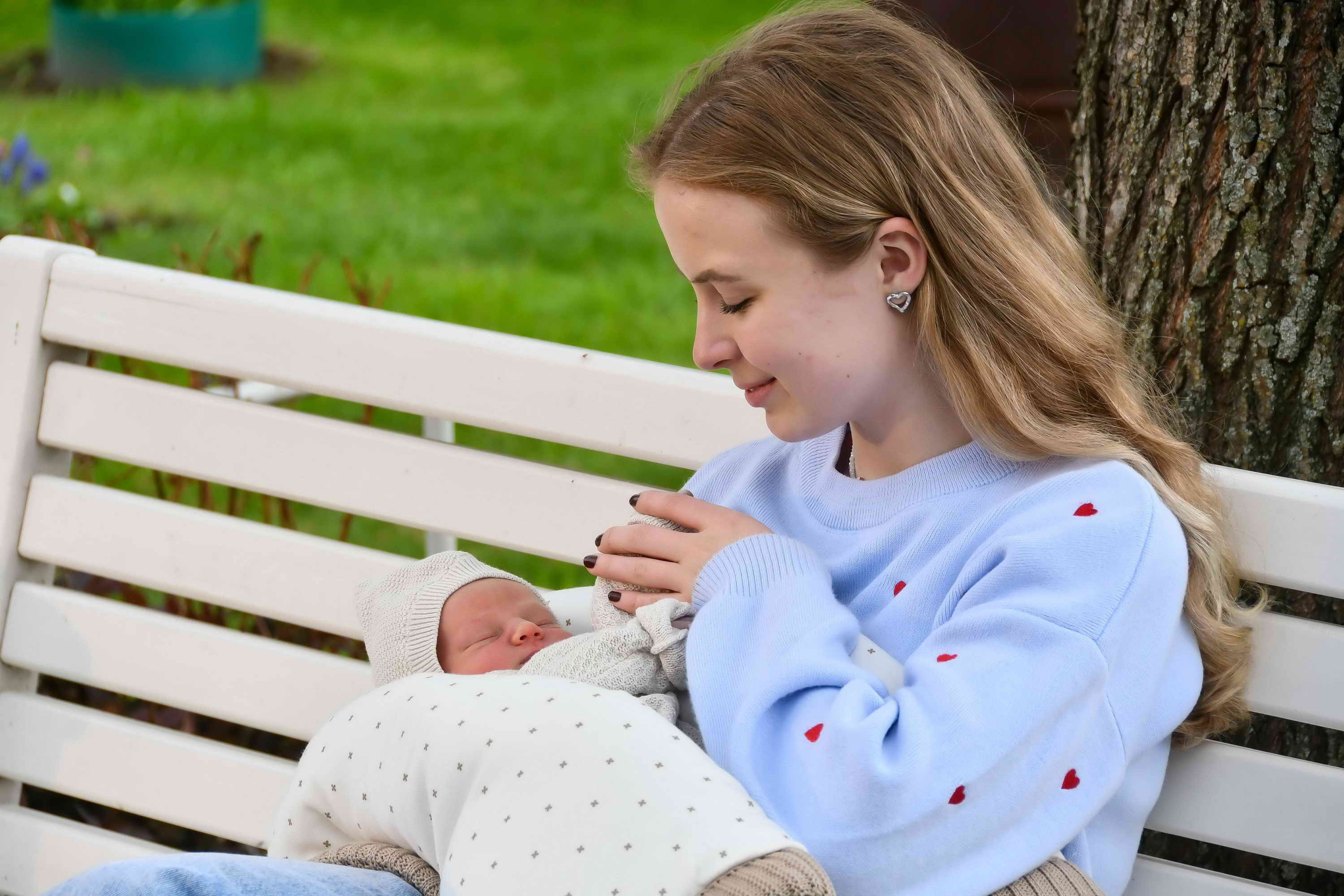 Выписка из роддома. Гуляния. Репортажный и детский фотограф в Новосибирске