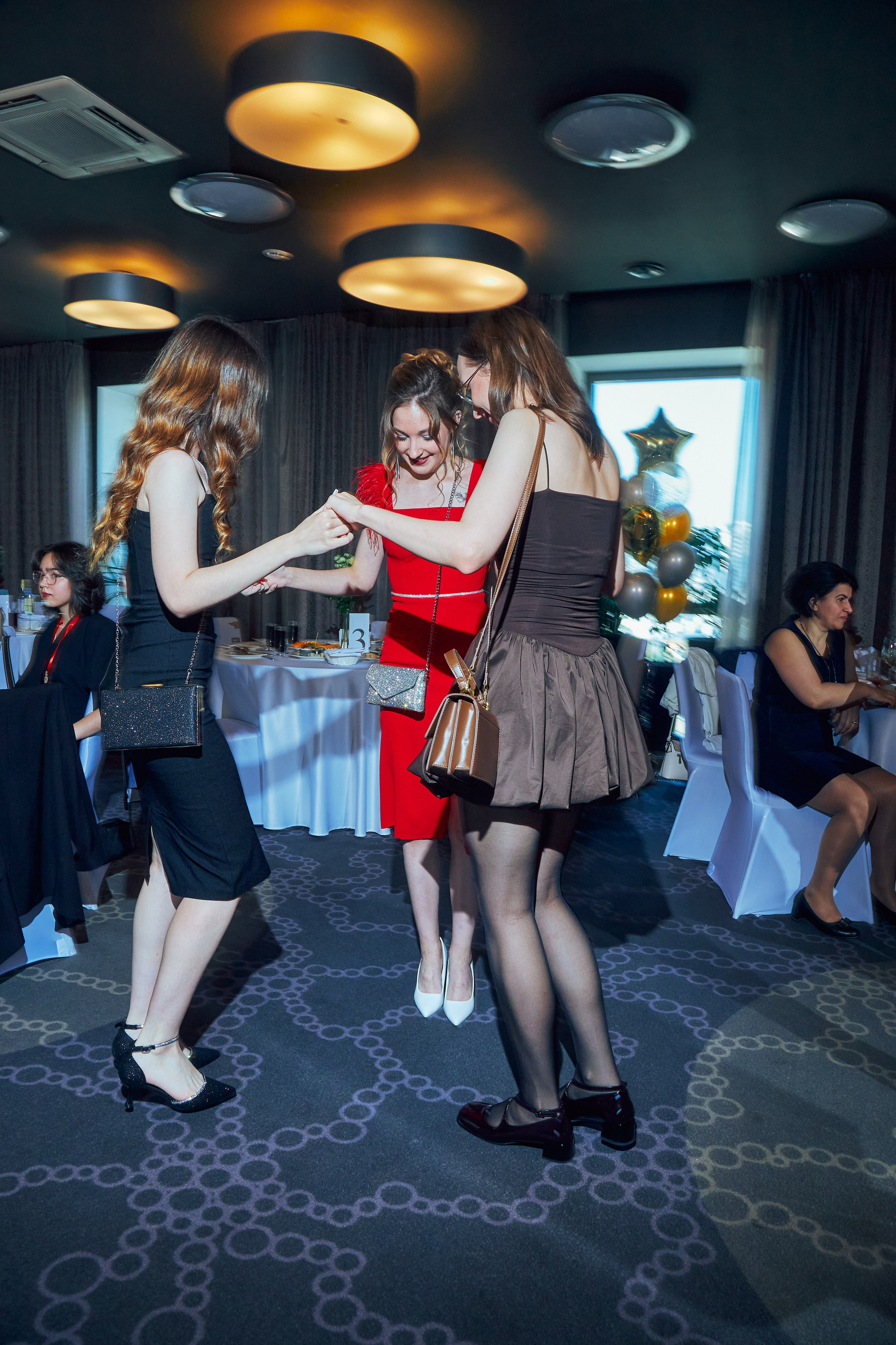 Выпускные 9-й и 11-й класс. Фотограф в Екатеринбурге Булат Хамитов