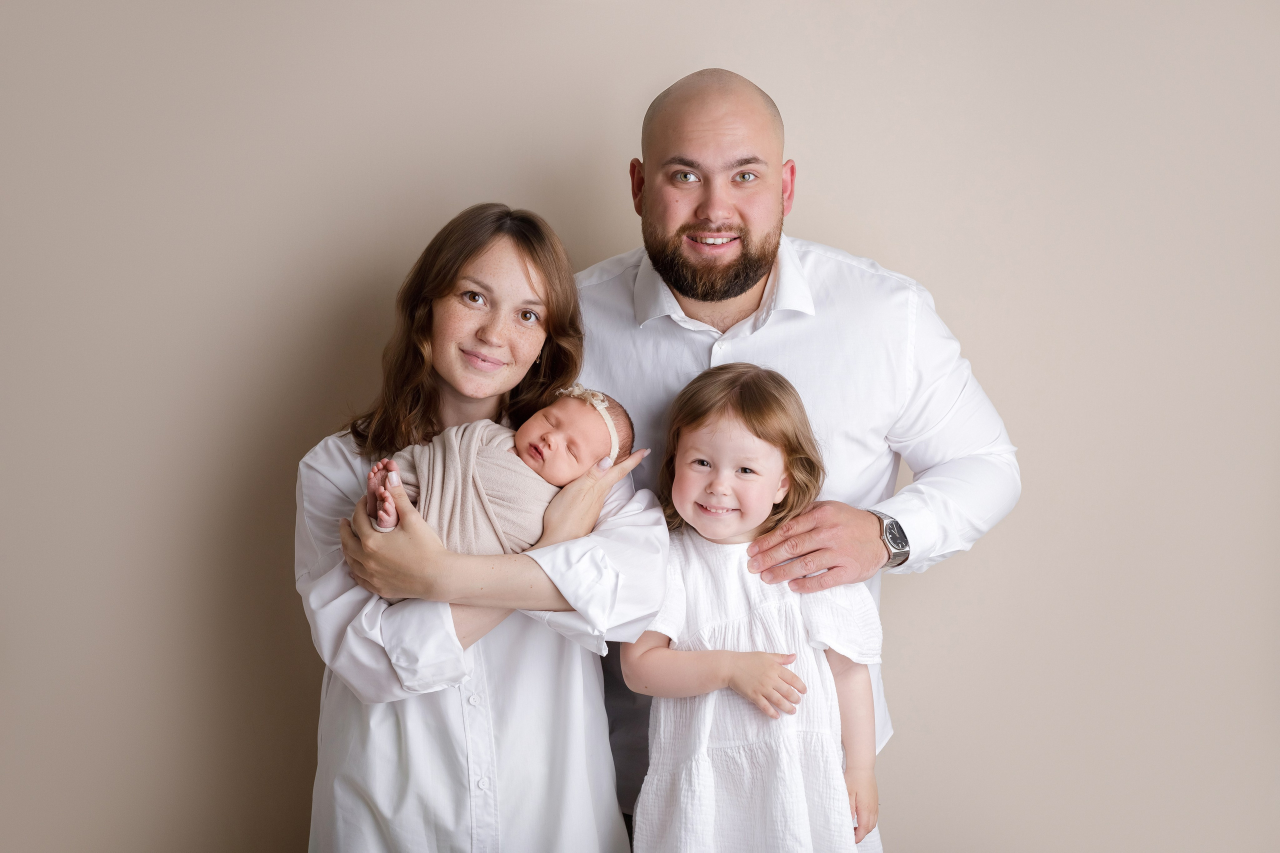 Семейные кадры newborn. Фотограф новорожденных в Ярославле Ольга Зимина