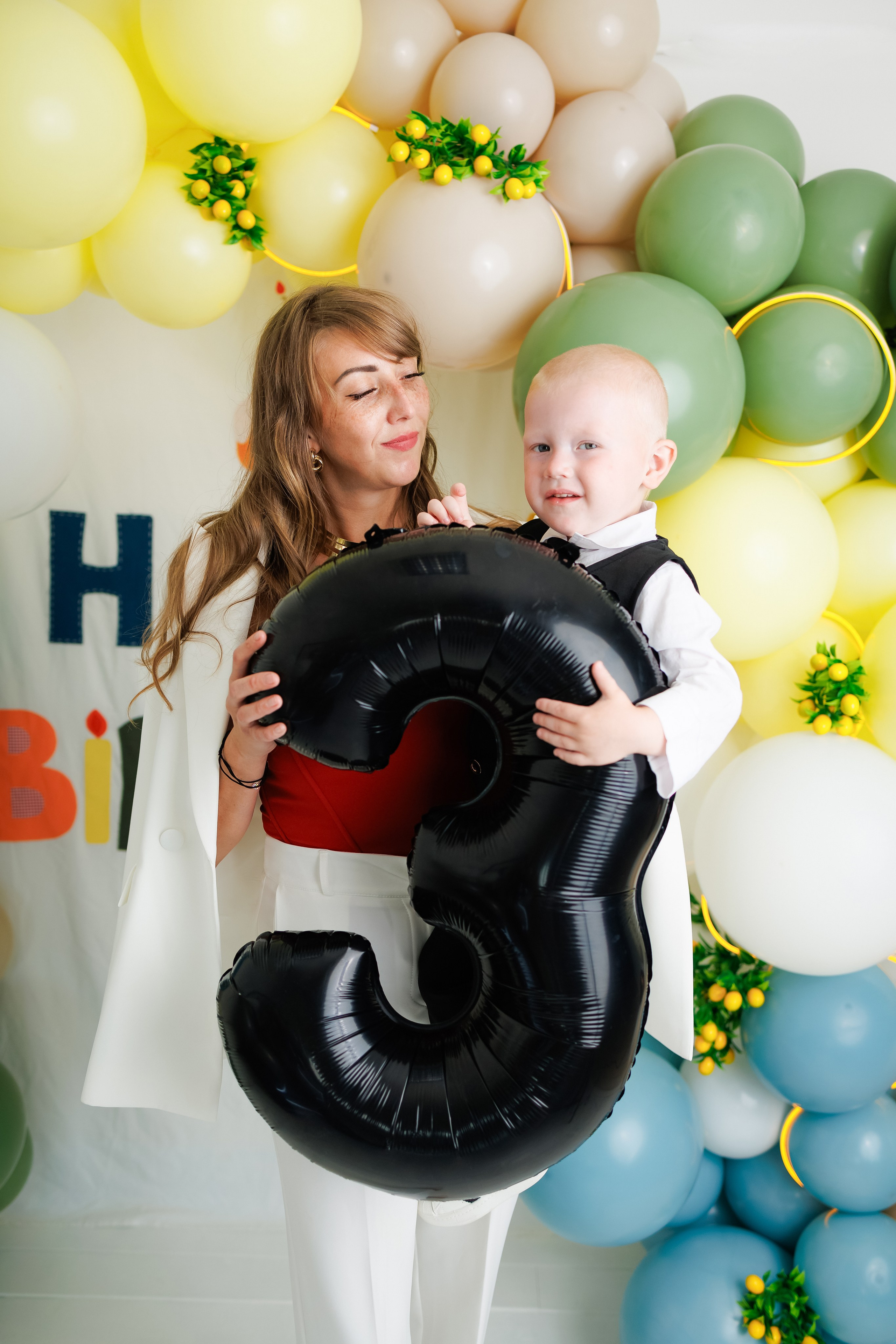 Дамиру 3 годика. Фотограф новорожденный малышей Новосибирск