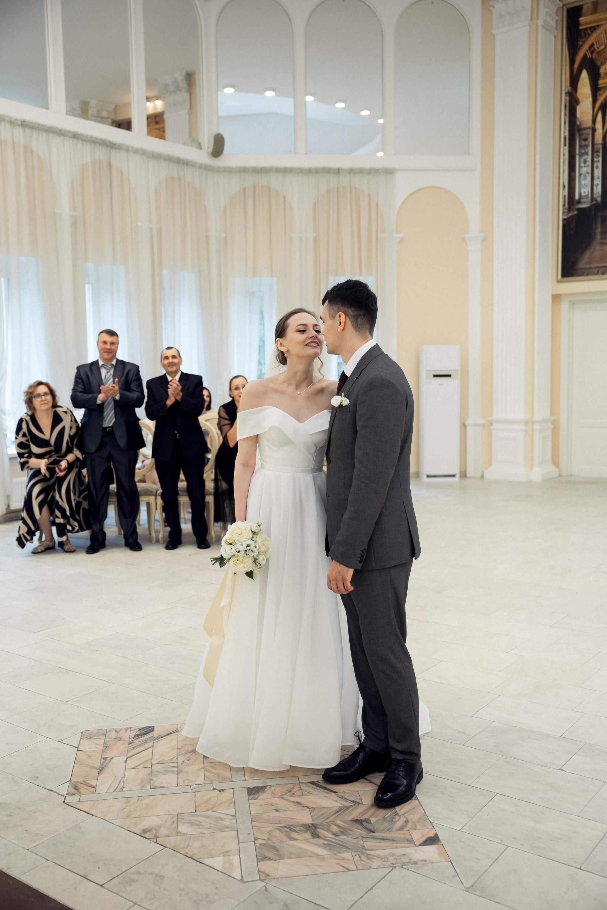 Искренняя любовь. Свадебный фотограф Игорь Брундасов 8PHOTO на свадьбу венчание загс СПб