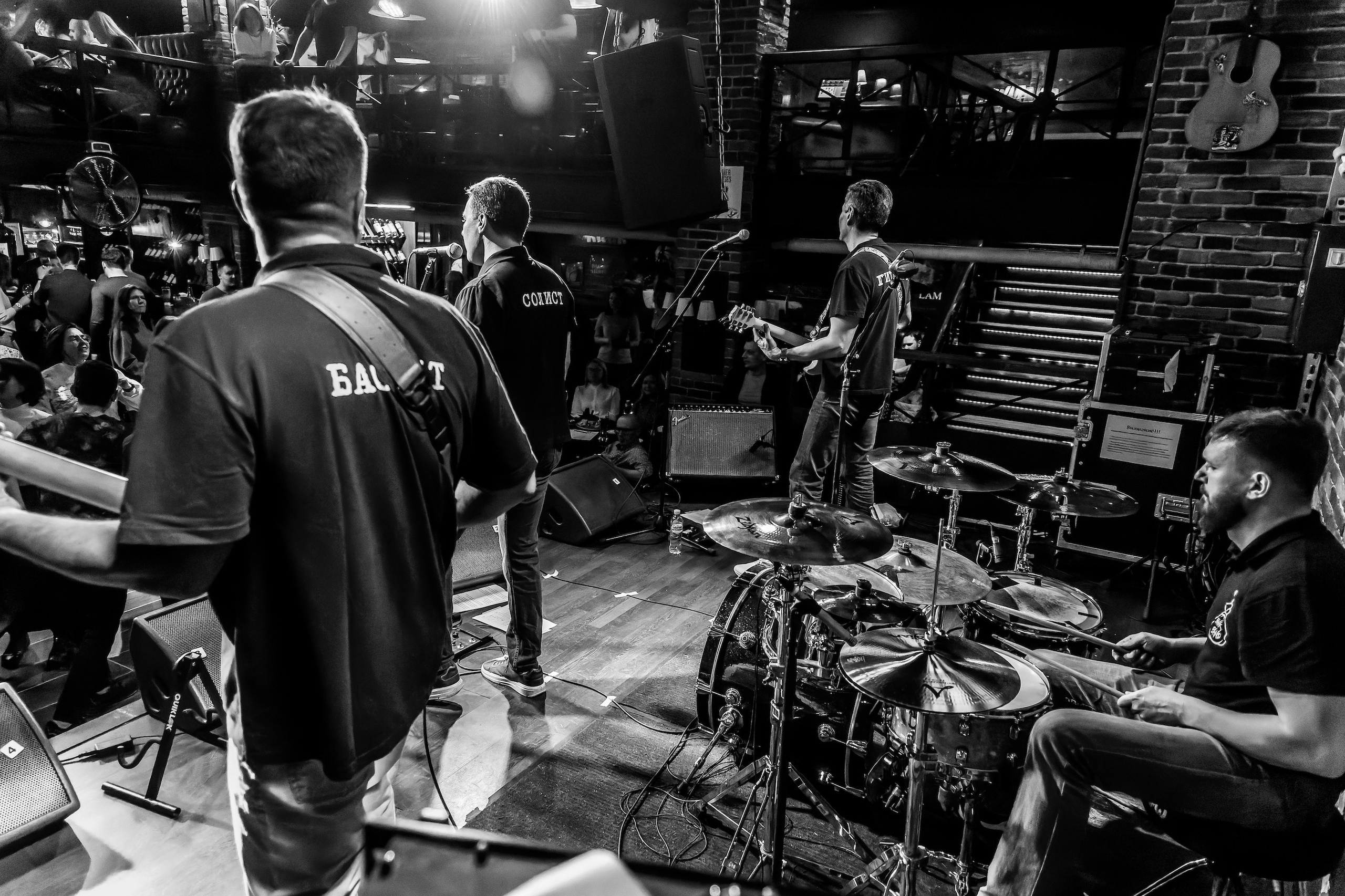 LifePub 29.03.2023. Московская кавер-группа BankBand