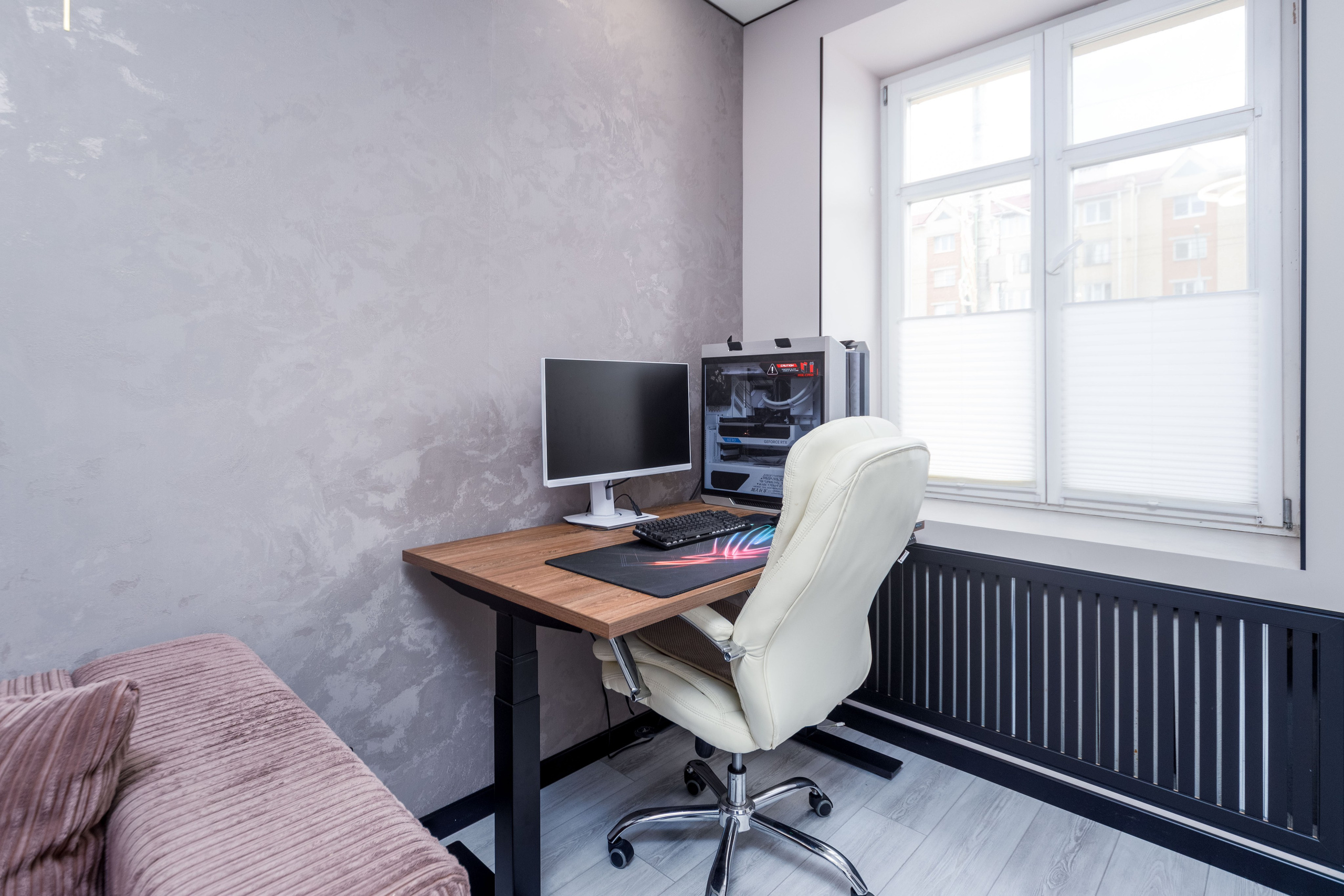 Фото интерьера рабочей зоны в гостиной в сталинке в Минске