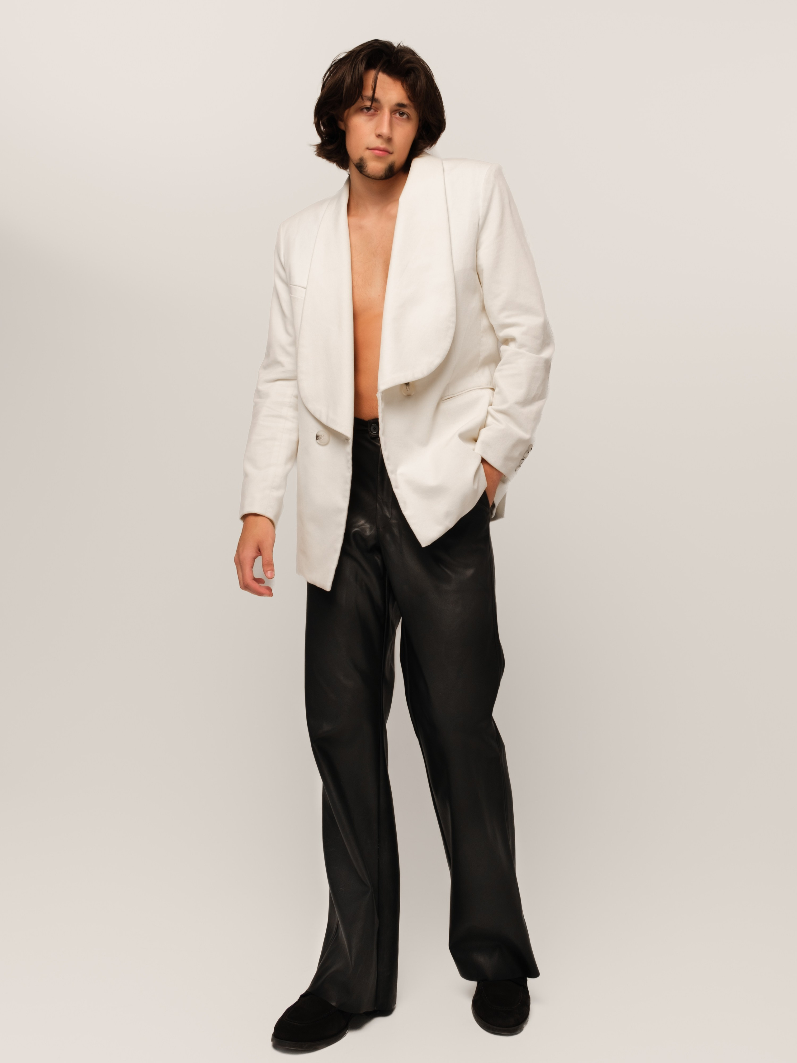 ZHAKOVA BRAND каталог. Мари — фотограф и видеограф из Москвы