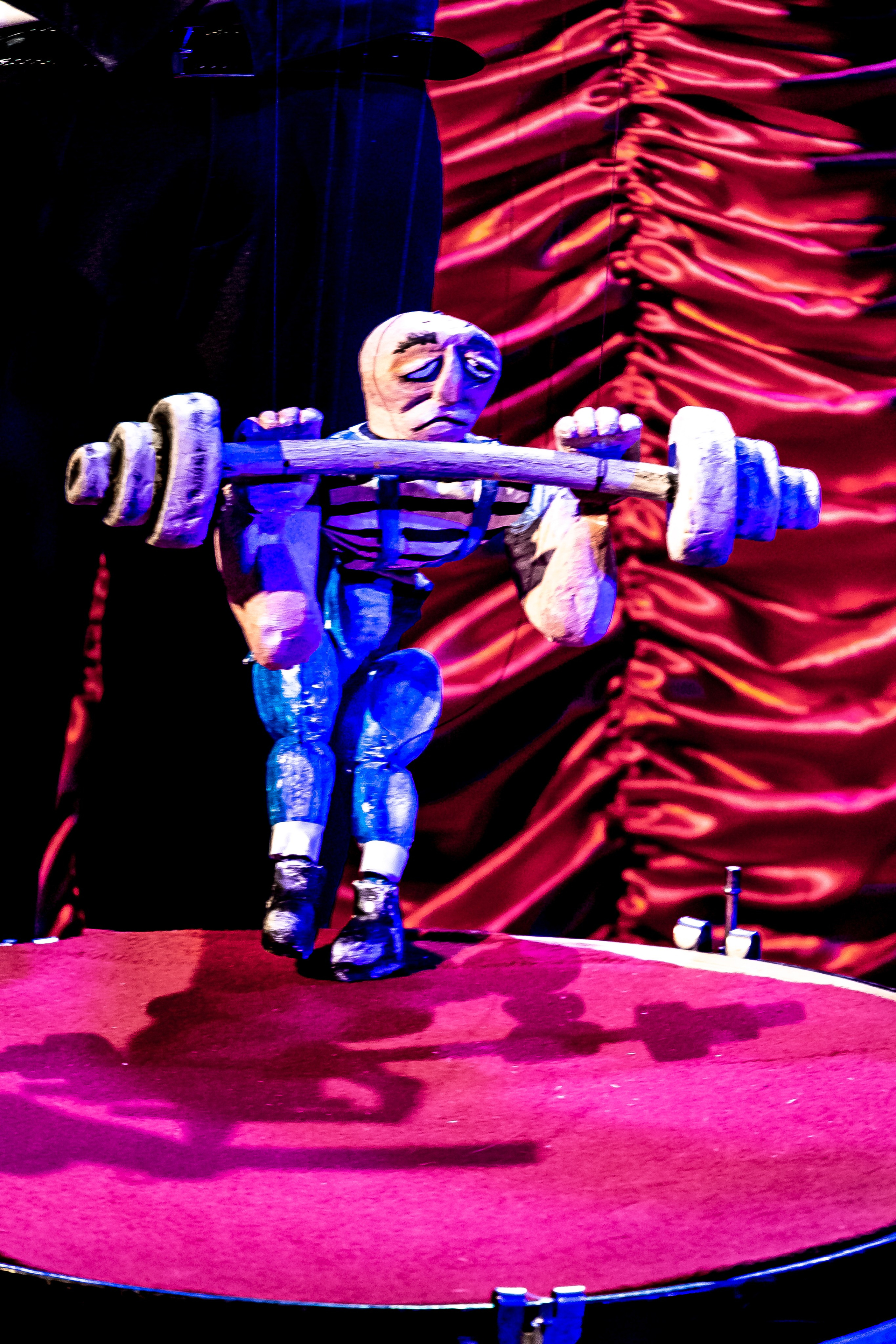 Цирк из Саквояжа спектакль театра САКВОЯЖ. Фотограф в Сочи Юрий Шептаев