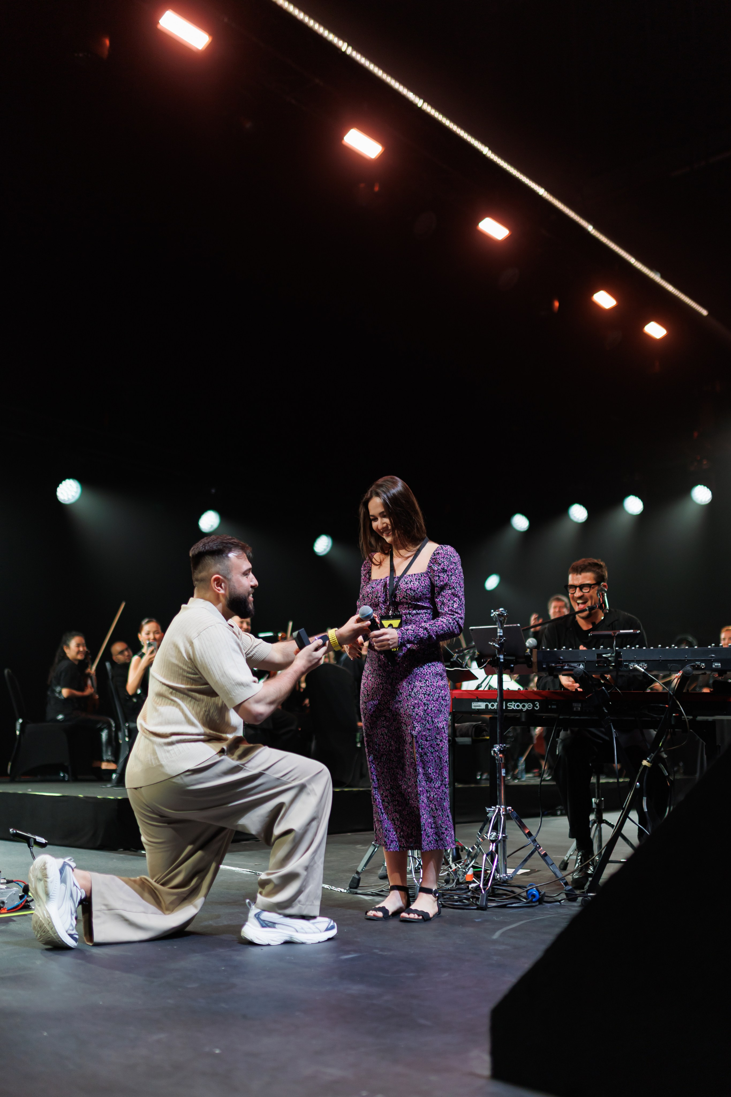 Concert Photography in Dubai — Anton Belyaev Live Performance. Evgen Yatsenko — Photographer in Dubai