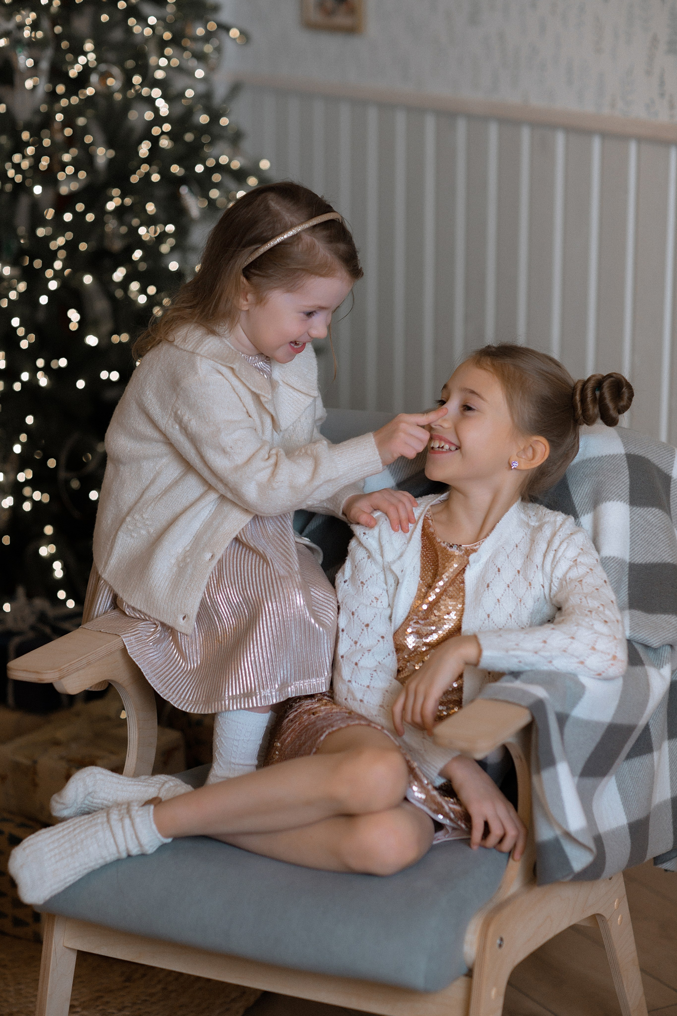 Две сестренки. Photographer Helen Shabalina