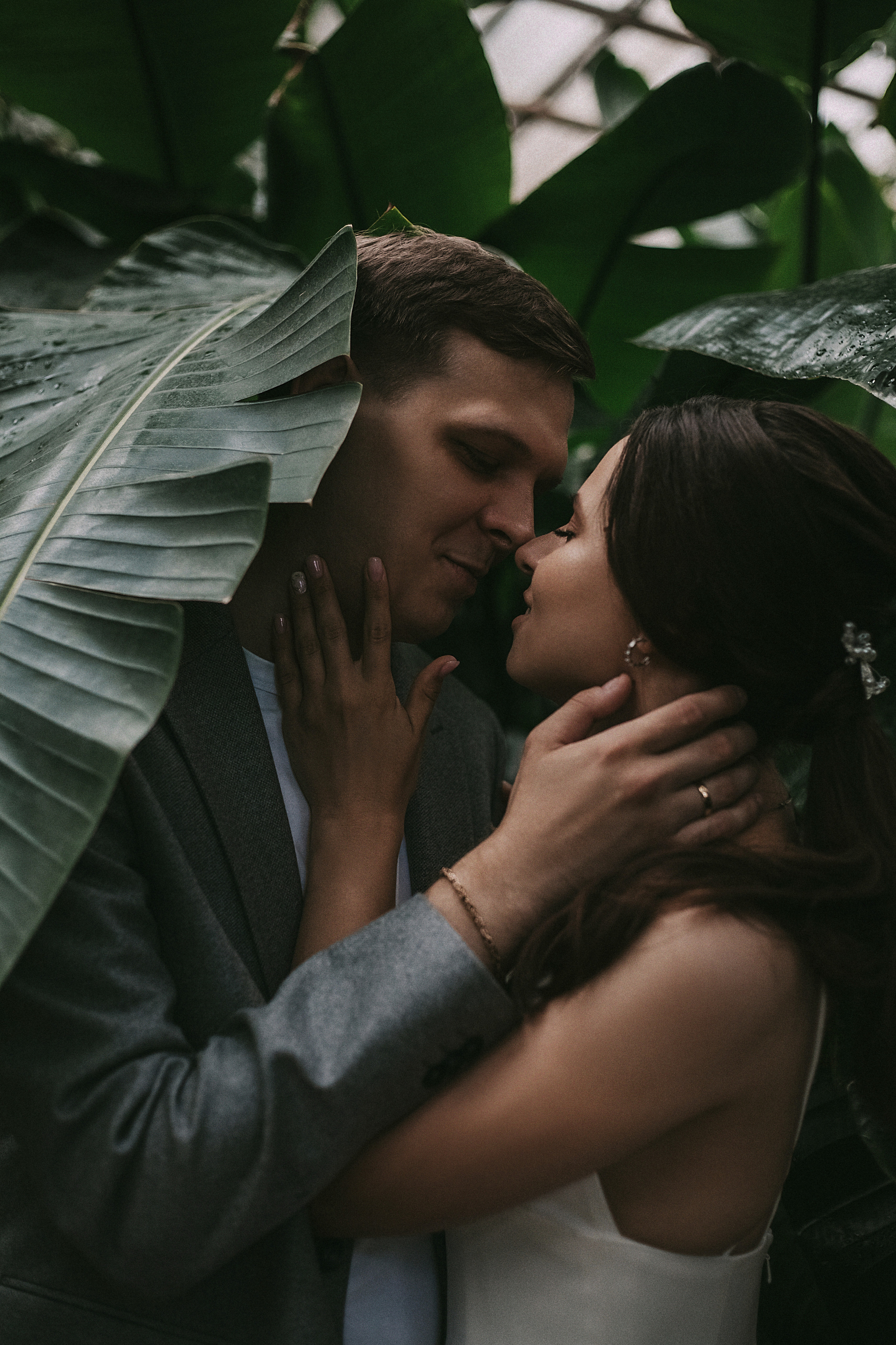 Свадебная прогулка для двоих в ботаническом саду Москва. Свадебное фото и видео Москва Кристина Музыка