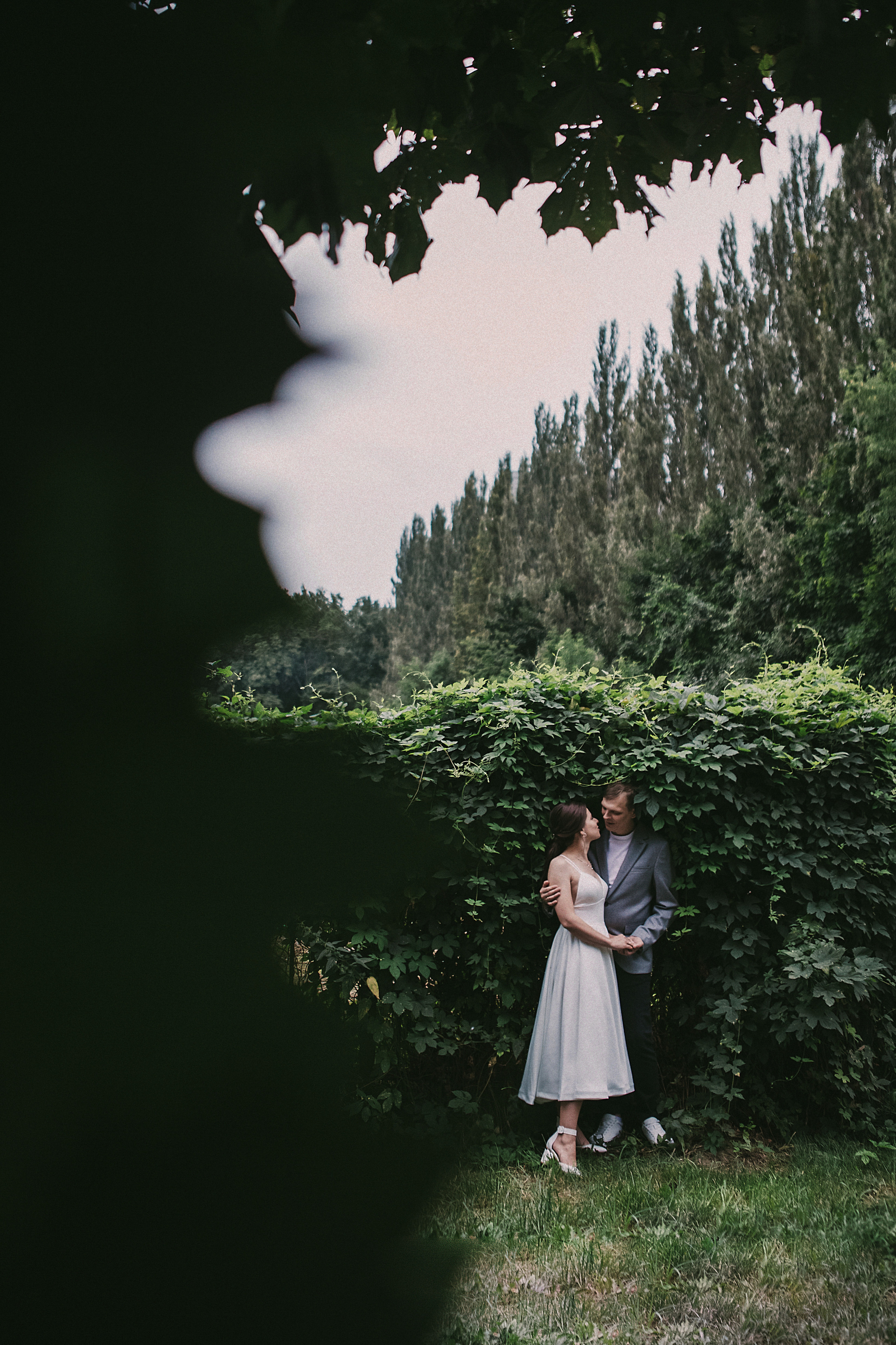 Свадебная прогулка для двоих в ботаническом саду Москва. Свадебное фото и видео Москва Кристина Музыка