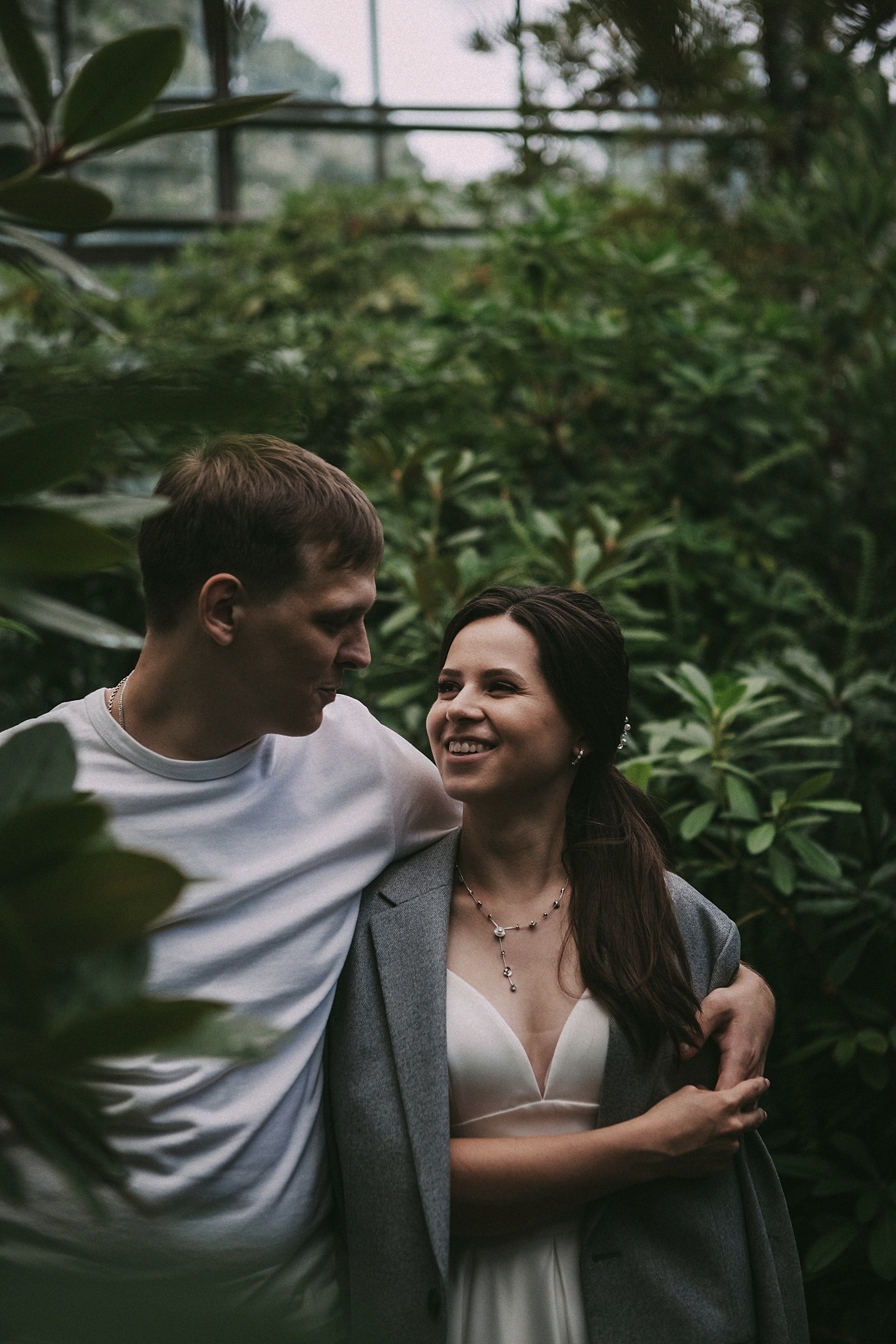 Свадебная прогулка для двоих в ботаническом саду Москва. Свадебное фото и видео Москва Кристина Музыка