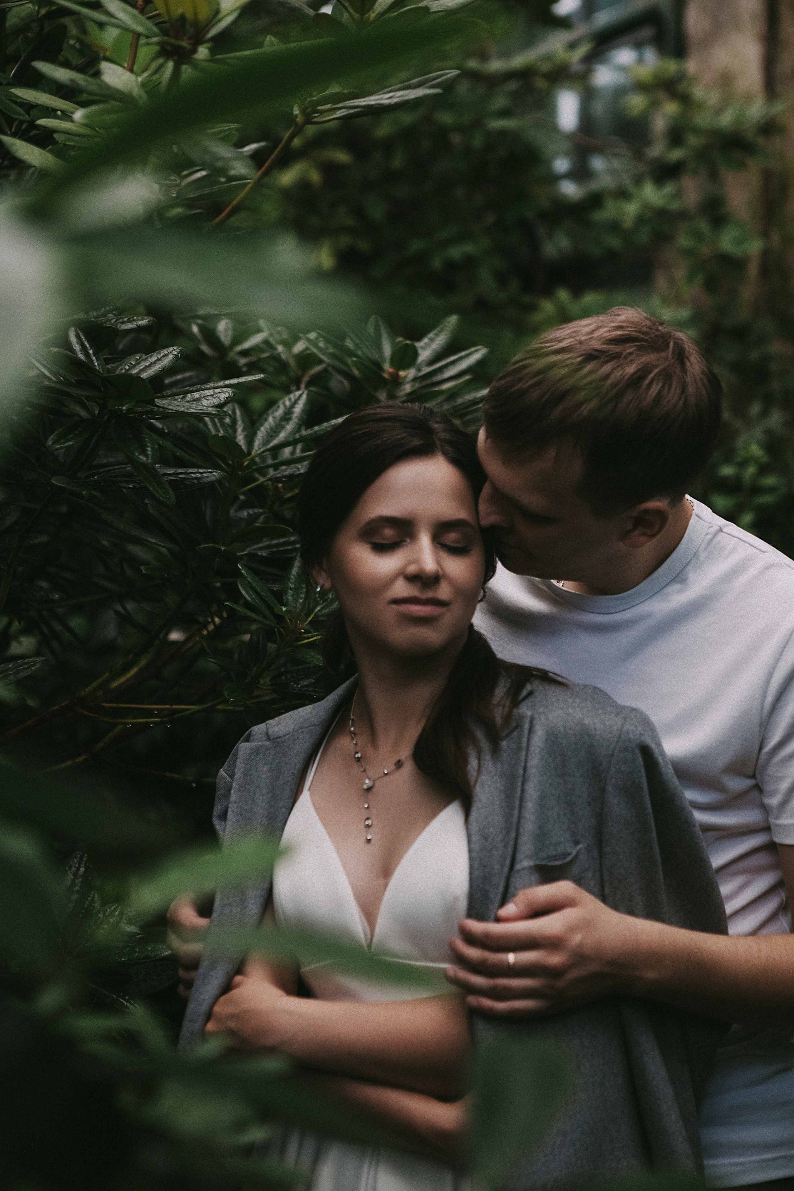 Свадебная прогулка для двоих в ботаническом саду Москва. Свадебное фото и видео Москва Кристина Музыка