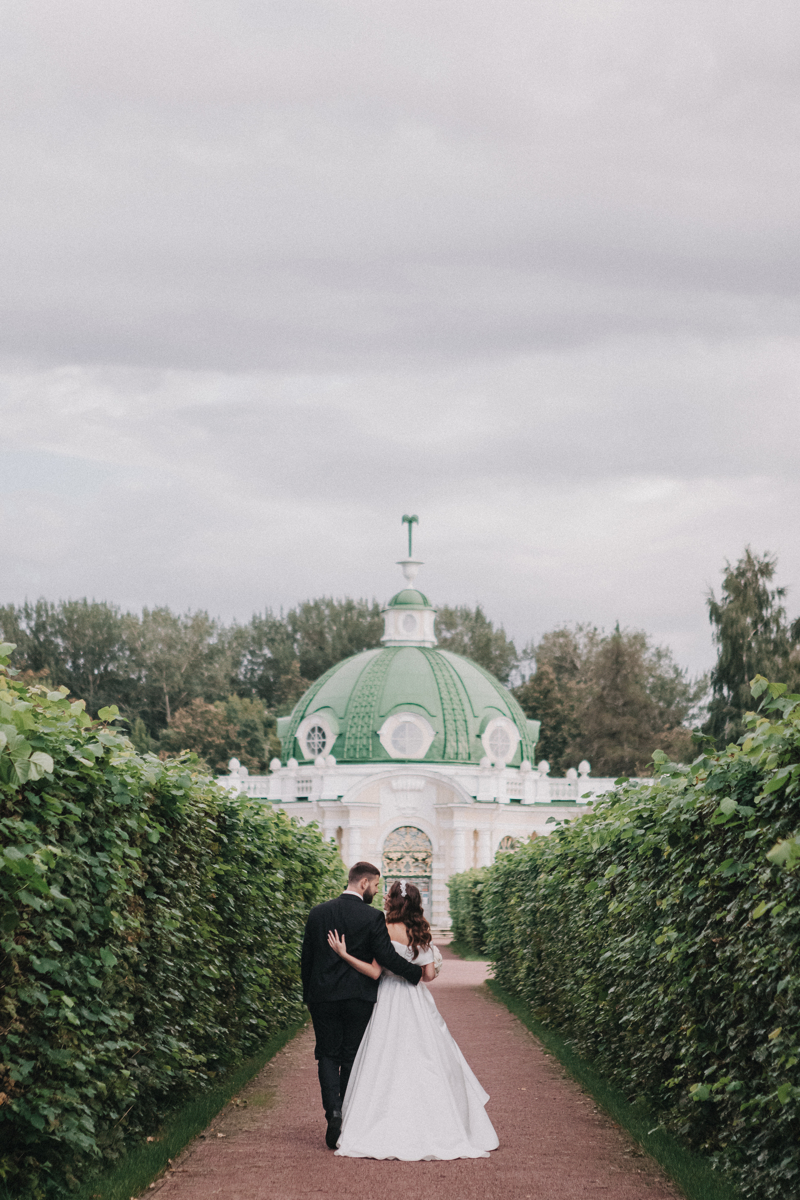 Свадебная прогулка в Кусково. Свадебное фото и видео Москва Кристина Музыка