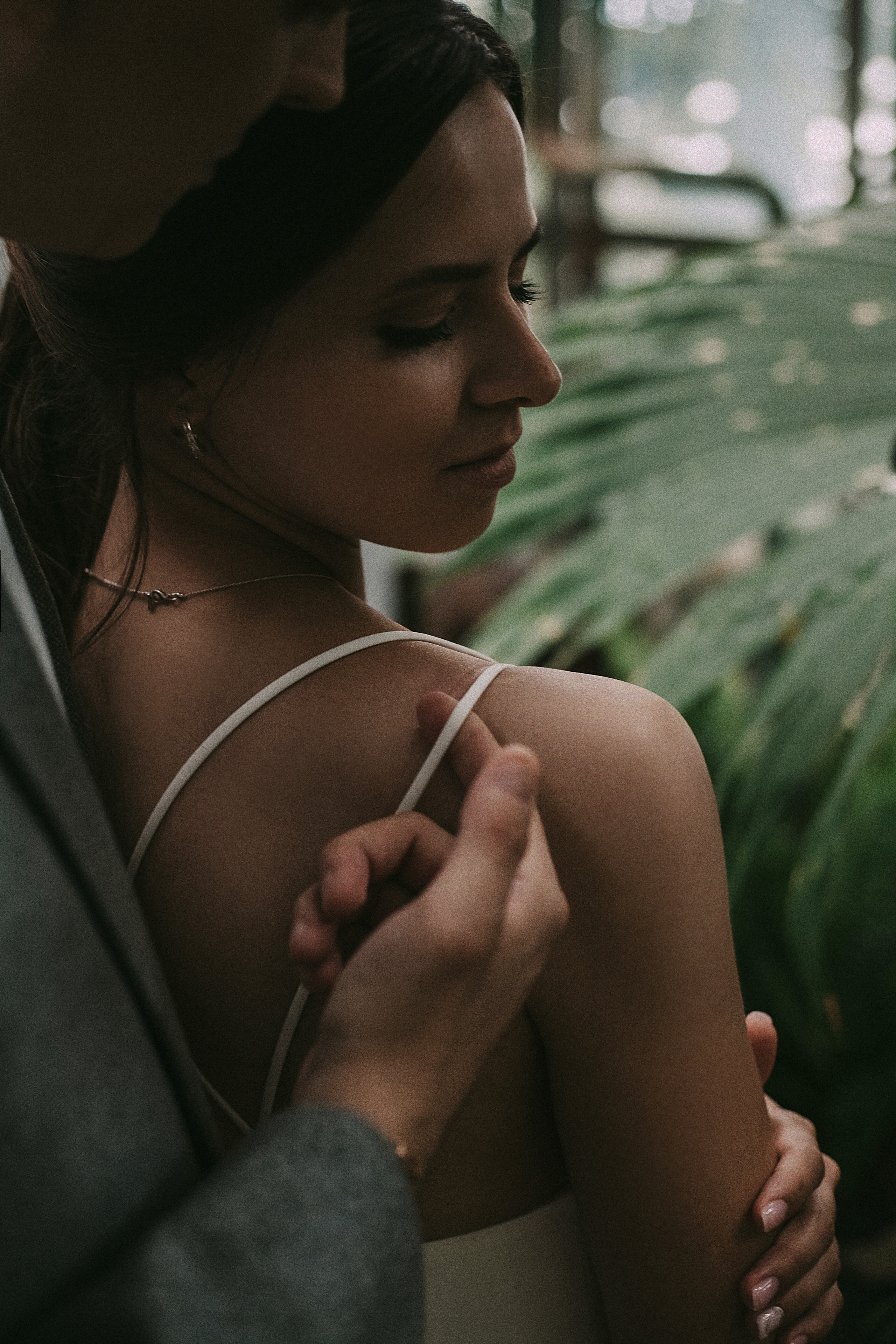 Свадебная прогулка для двоих в ботаническом саду Москва. Свадебное фото и видео Москва Кристина Музыка