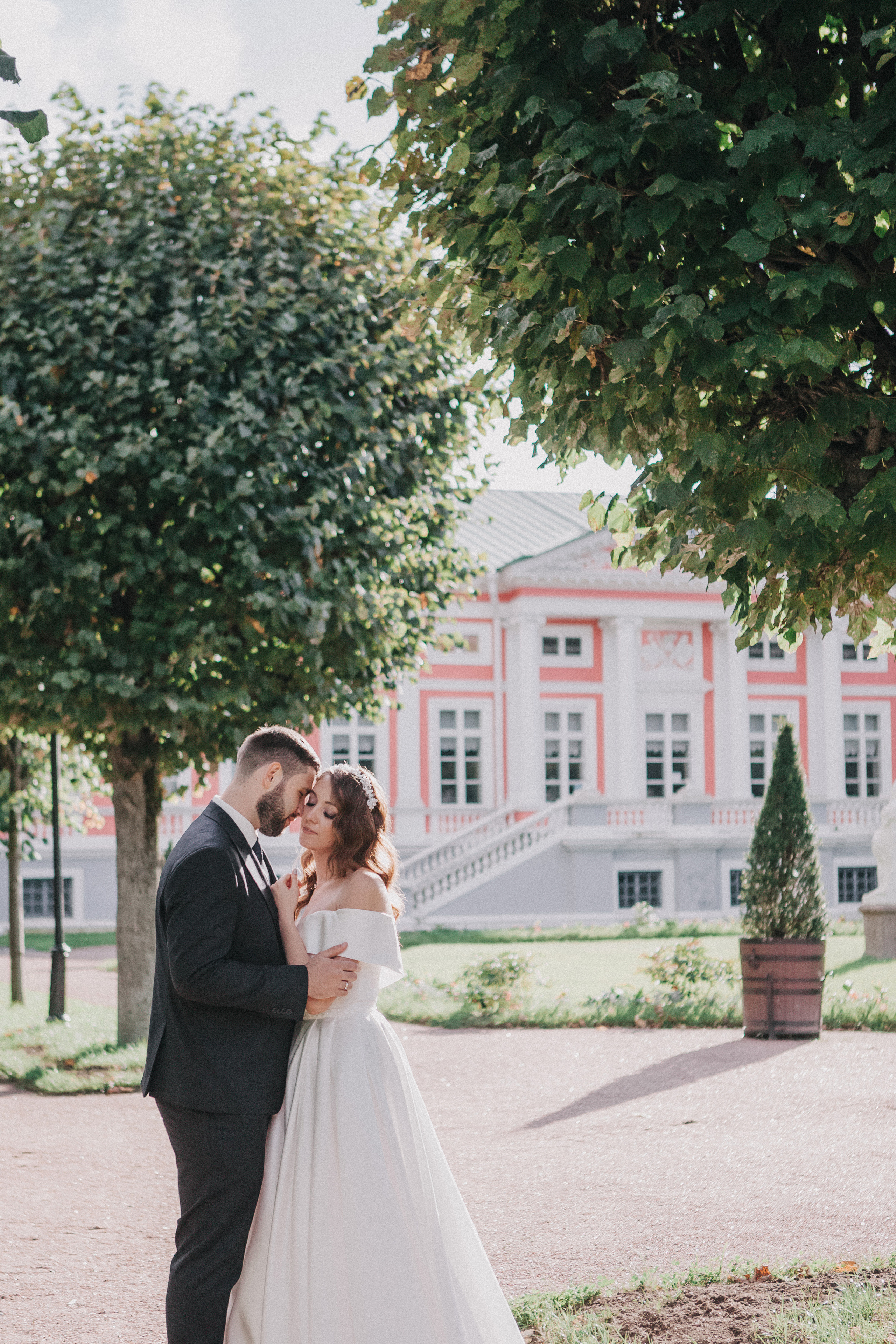 Свадебная прогулка в Кусково. Свадебное фото и видео Москва Кристина Музыка