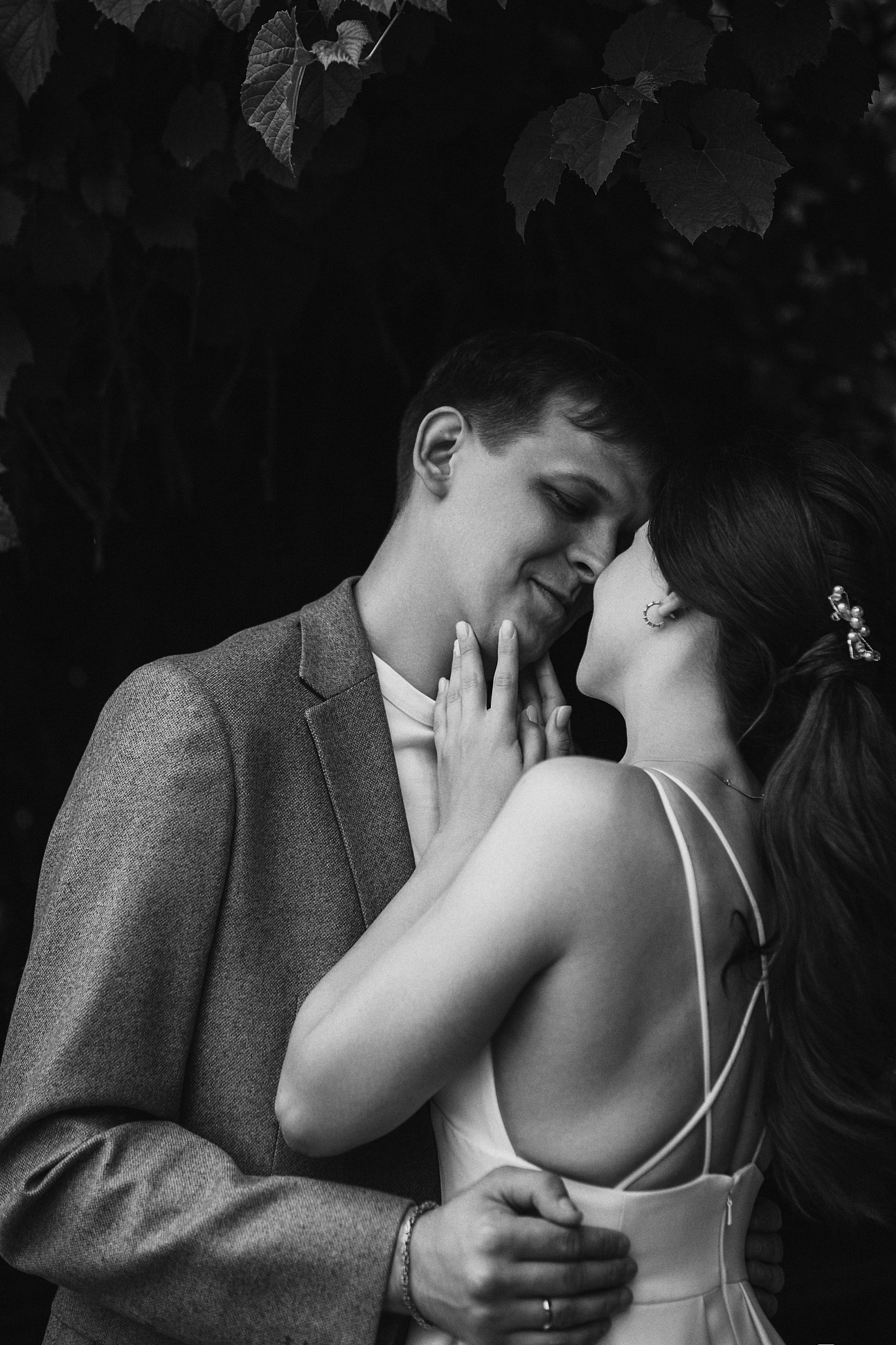 Свадебная прогулка для двоих в ботаническом саду Москва. Свадебное фото и видео Москва Кристина Музыка