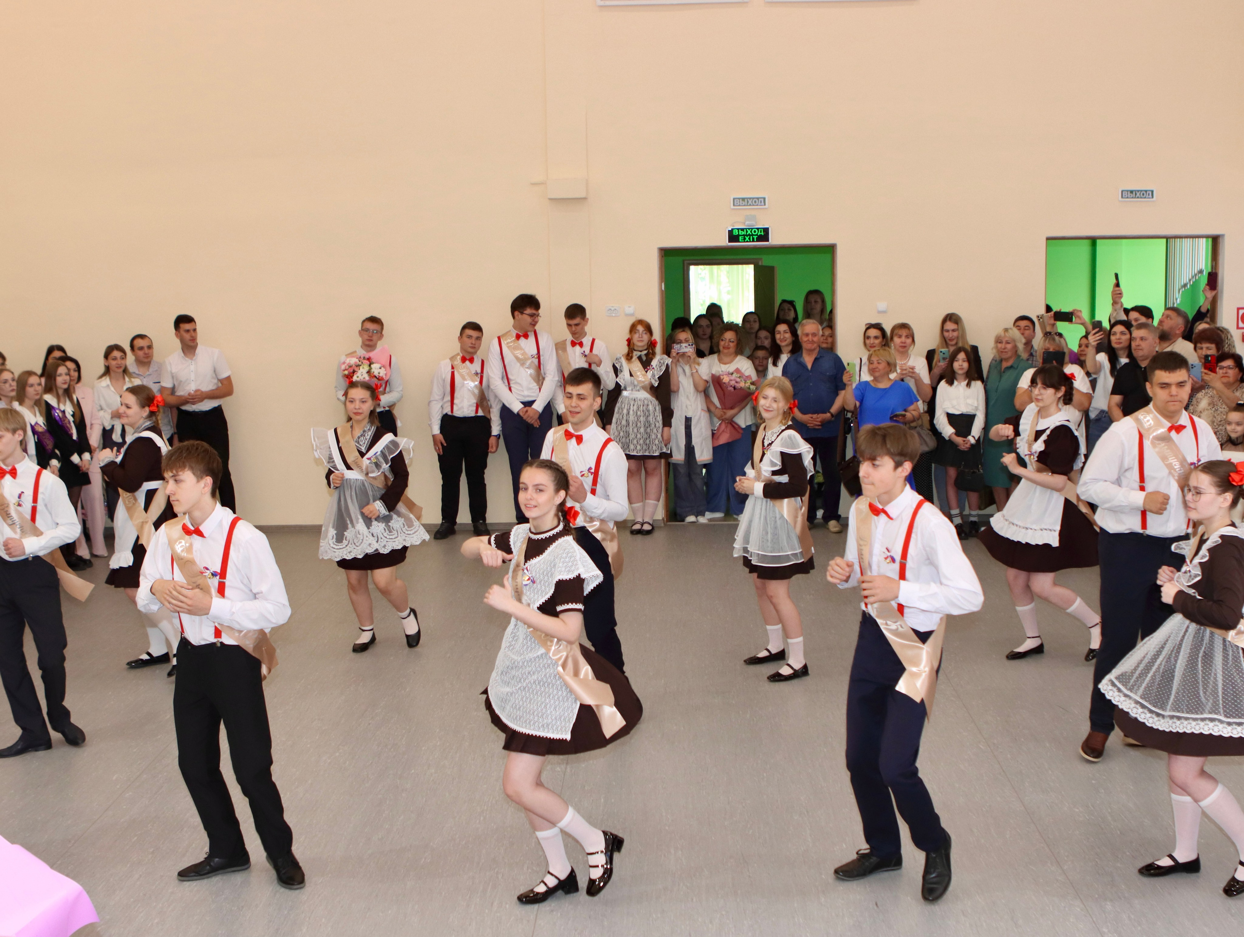 Школьный выпускной. Фотограф в Курске Смирнов Евгений