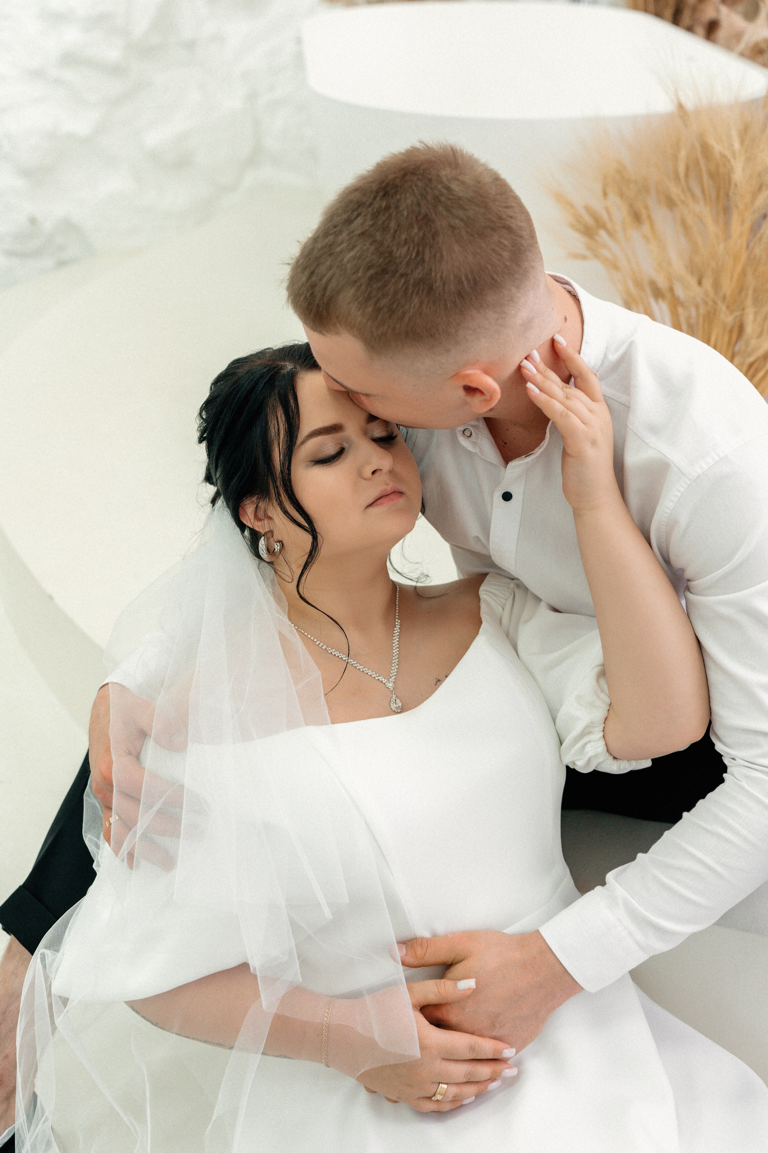 Студийная свадебная история любви. Ваш семейный фотограф в Минске — Вика Трегубова