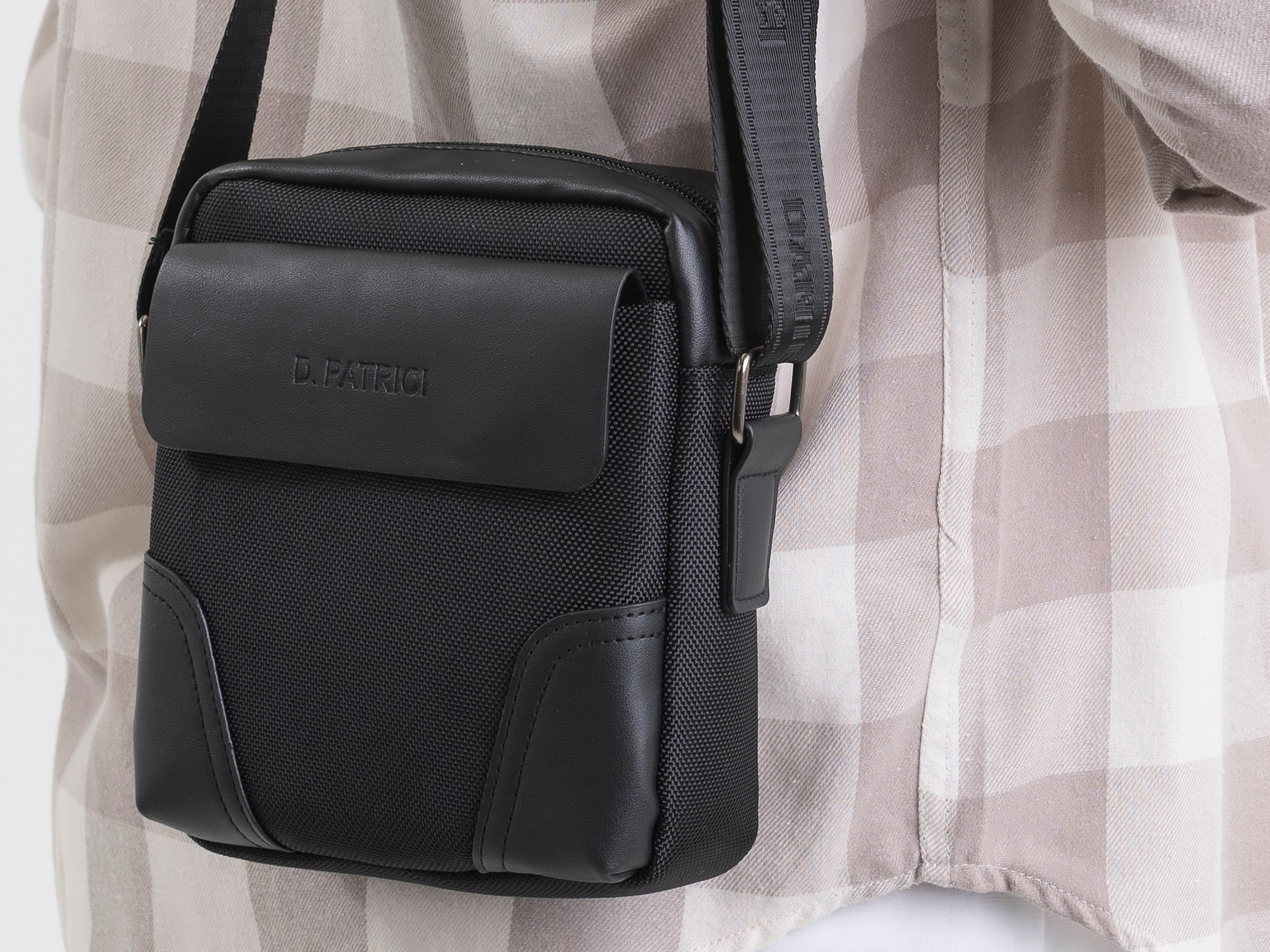 КАТАЛОГ СУМОК KARI. Фотограф