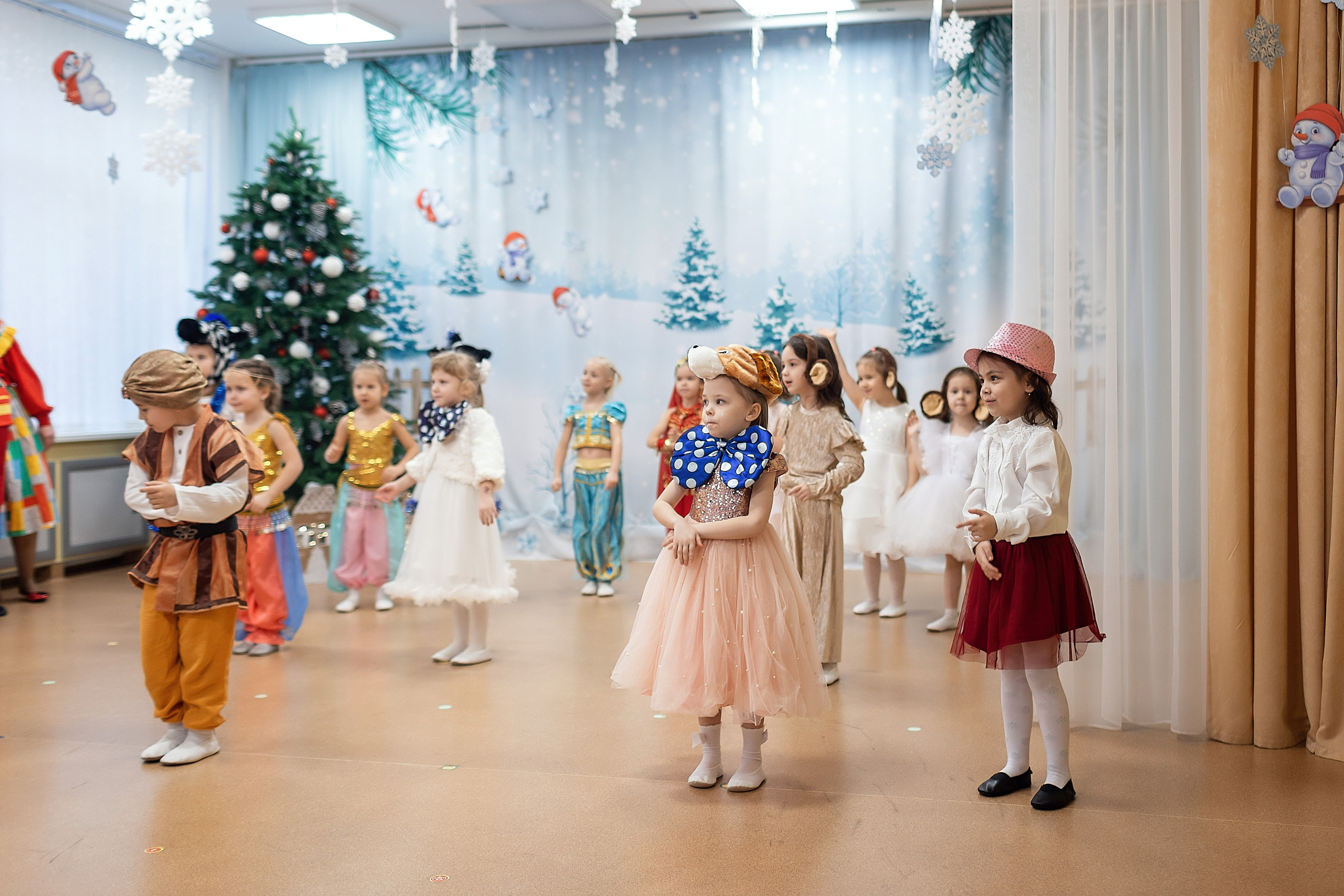 Утренник_"Веселый балаганчик» 2024. Семейный фотограф в Санкт-Петербурге