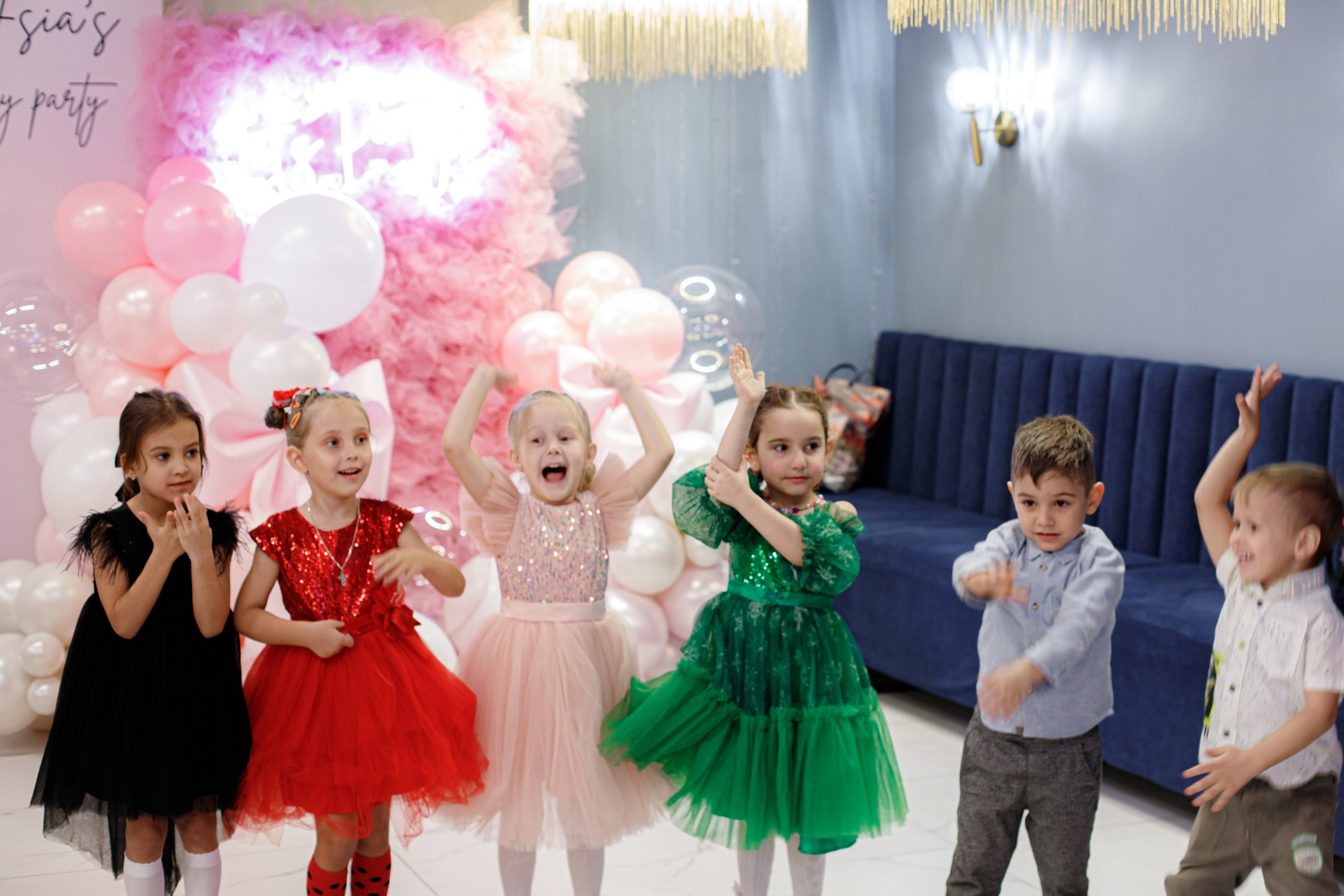 ASIA'S BIRTHDAY PARTY. Photokarish