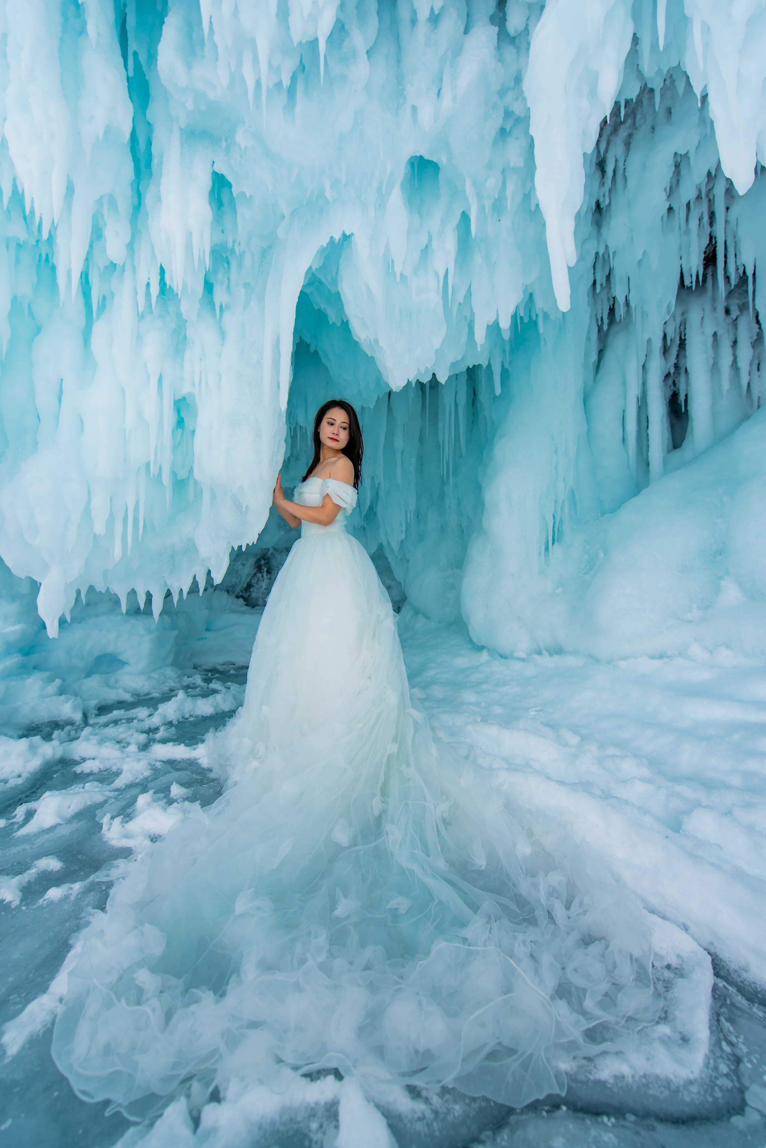 Фотосессия на Байкале с платьями