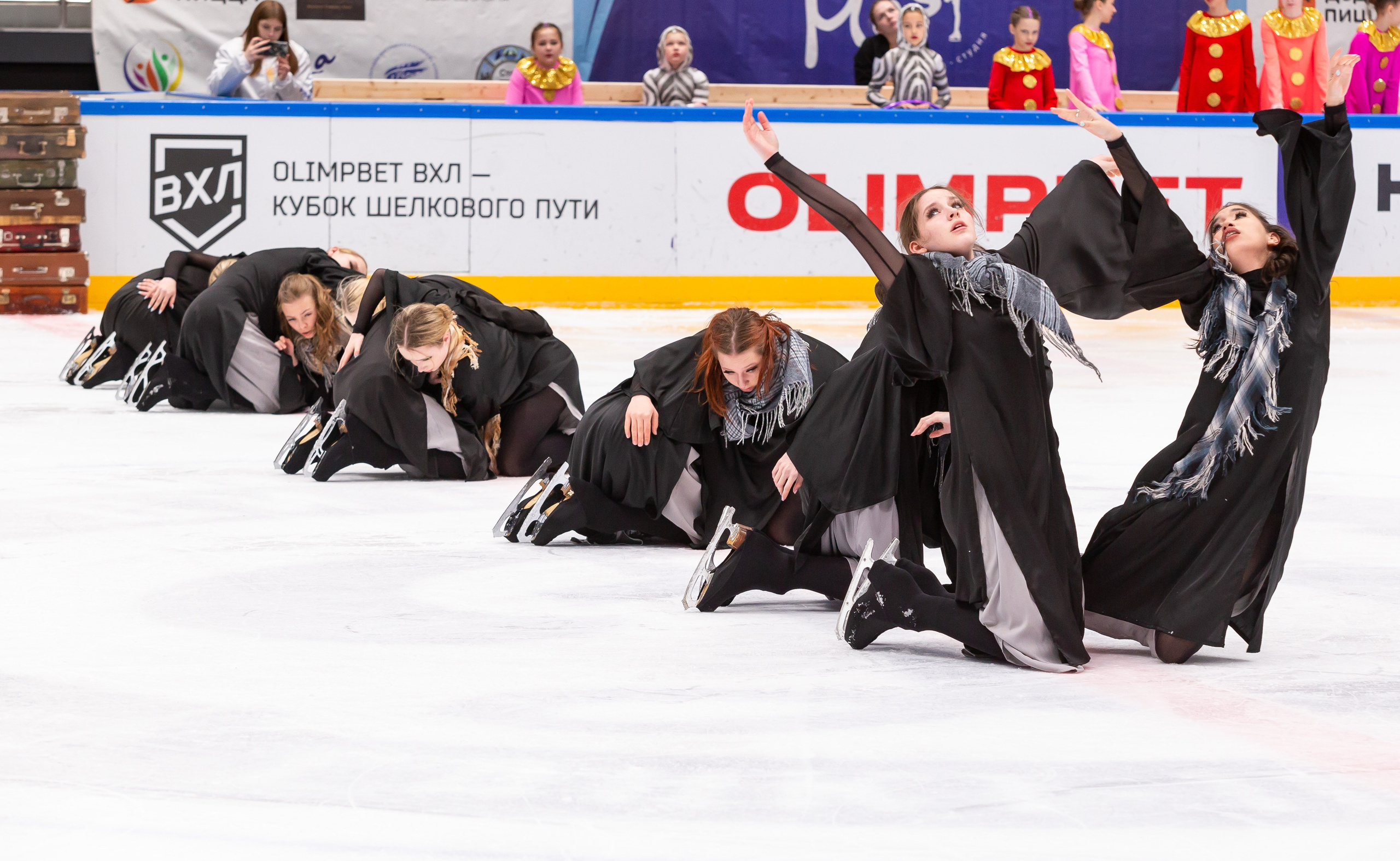 VII Ежегодный фестиваль массовых танцев на льду и фигурного катания «Петровский лёд» Санкт-Петербург 2024. Репортажный фотограф в Москве